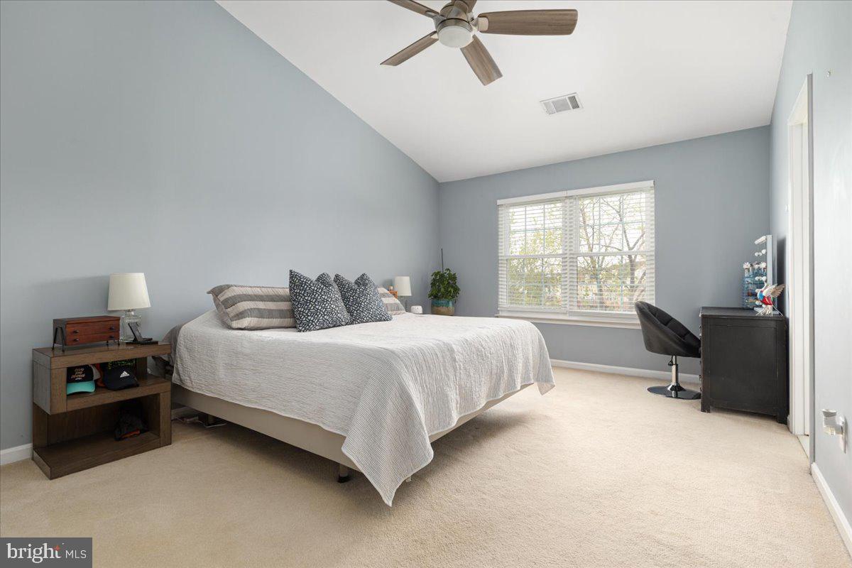 ASHBURN FARM - Residential