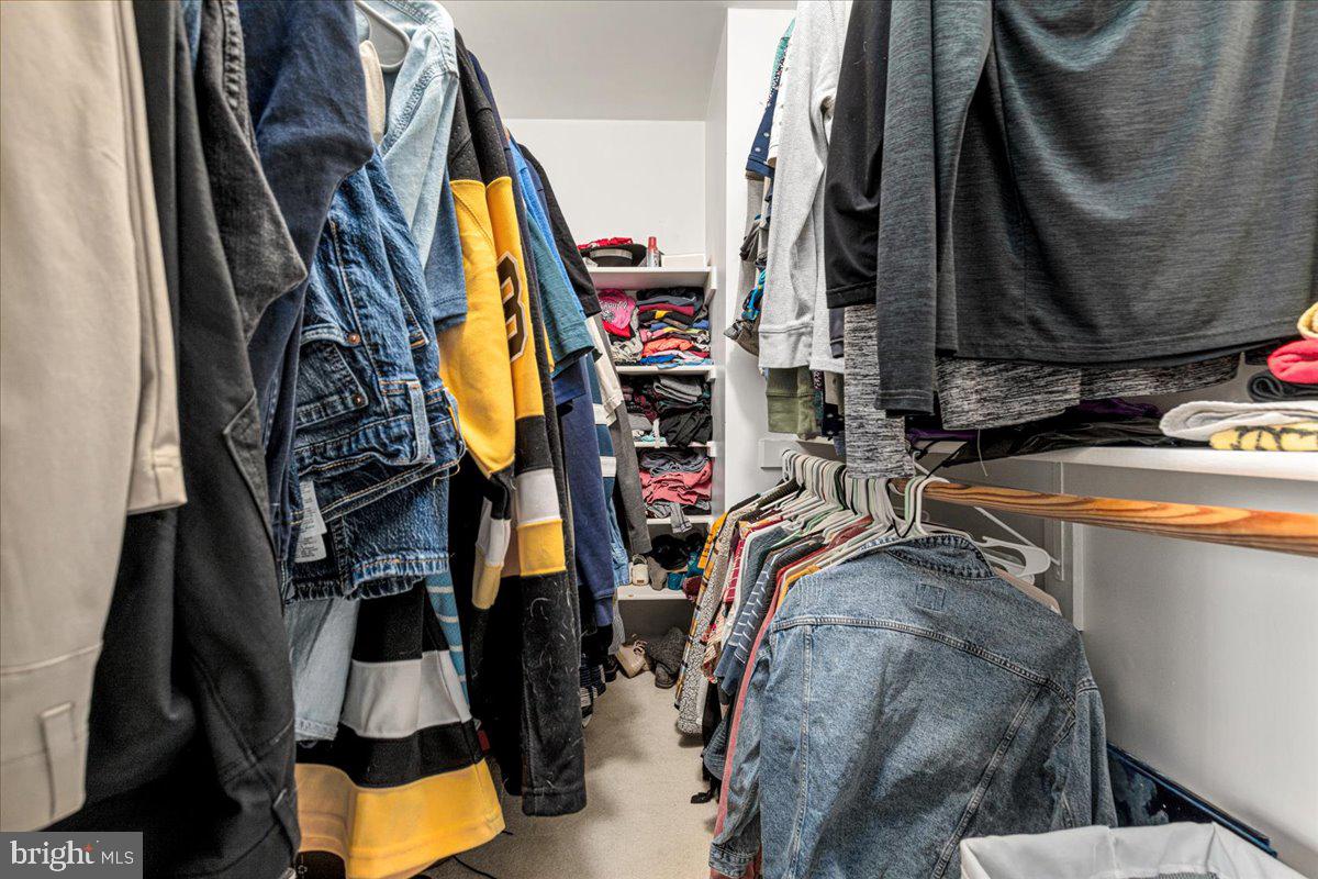 ASHBURN FARM - Residential