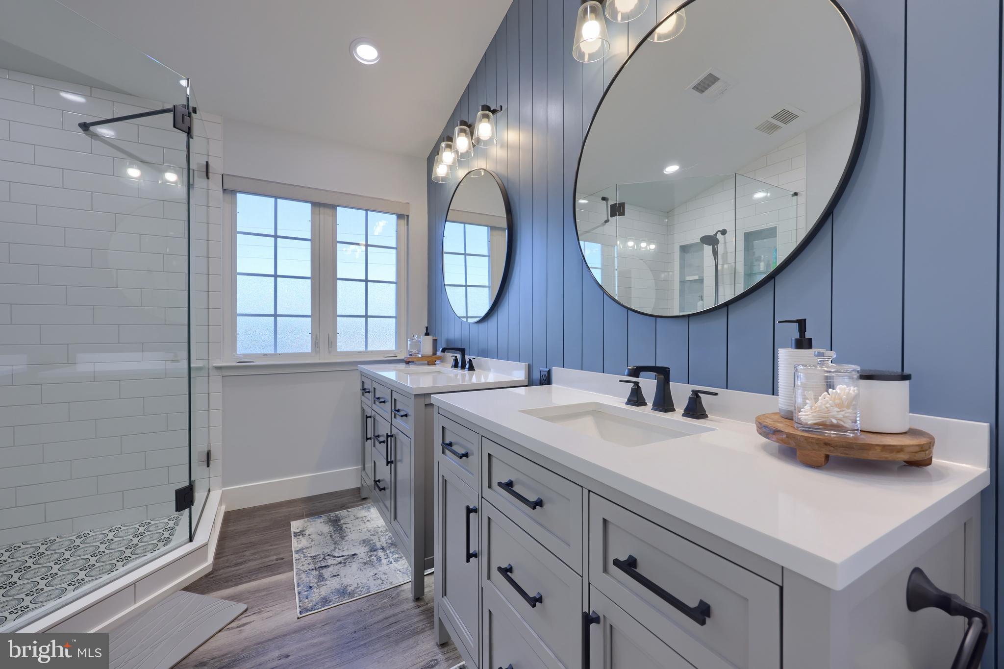 LAKEVIEW - Residential