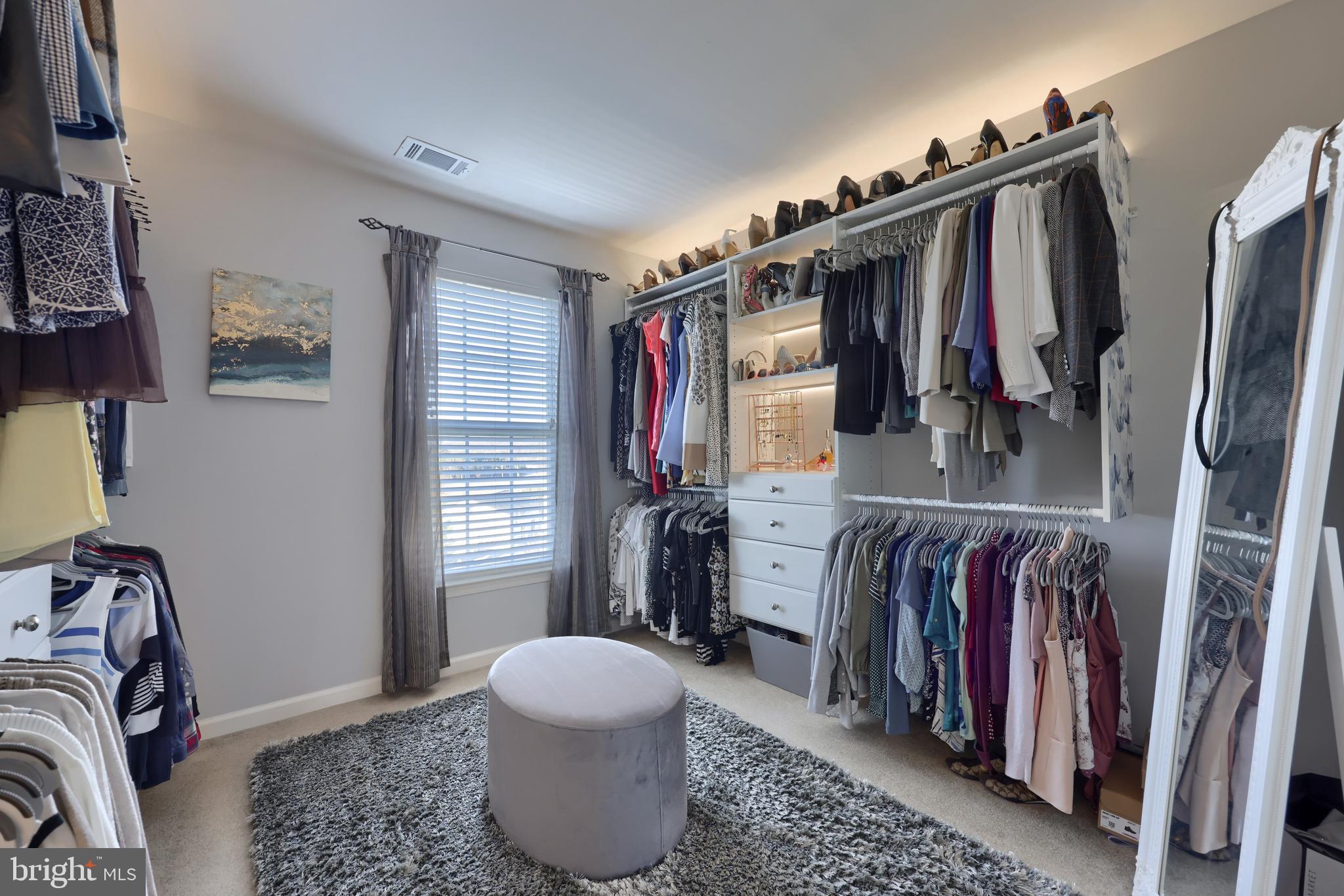 LAKEVIEW - Residential