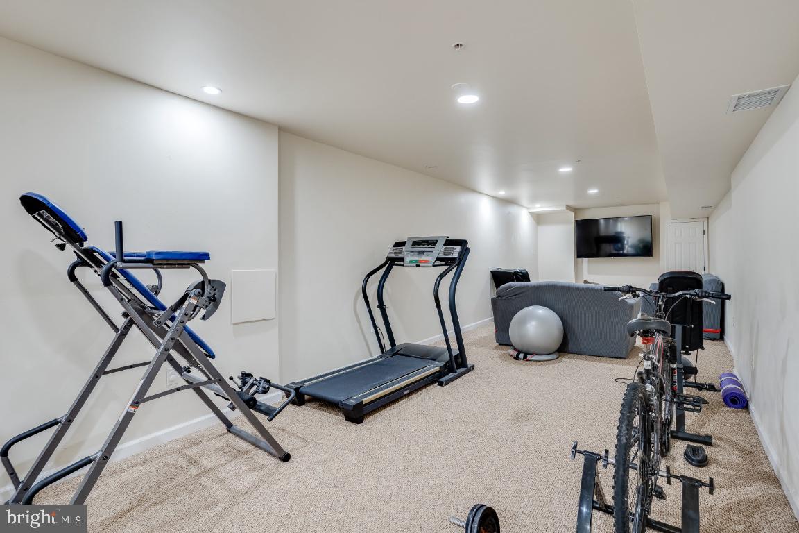 CHELTENHAM WOODS - Residential