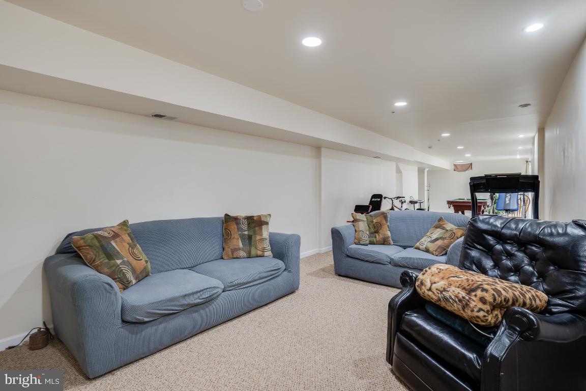 CHELTENHAM WOODS - Residential