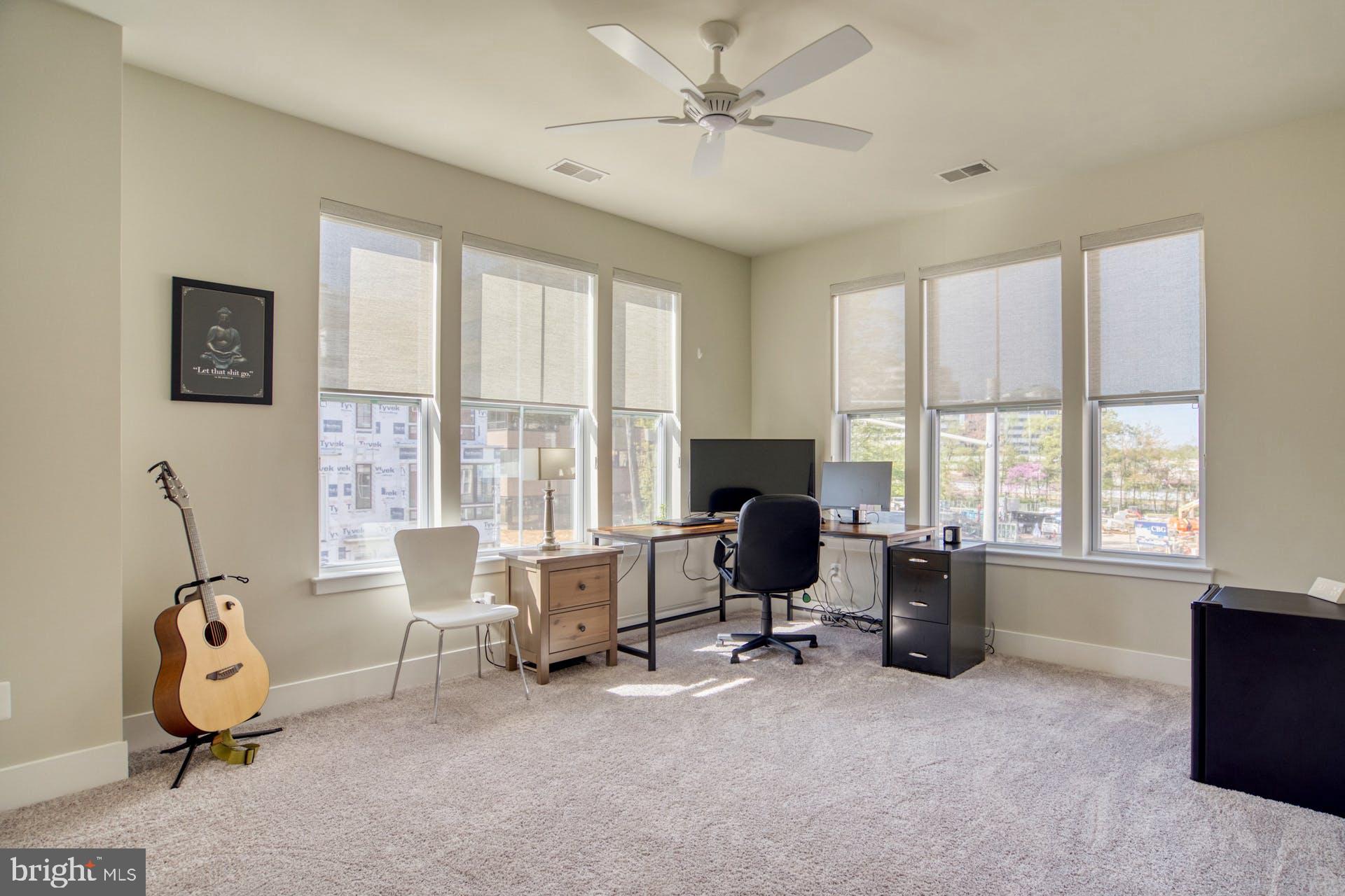 SUNRISE SQUARE - Residential