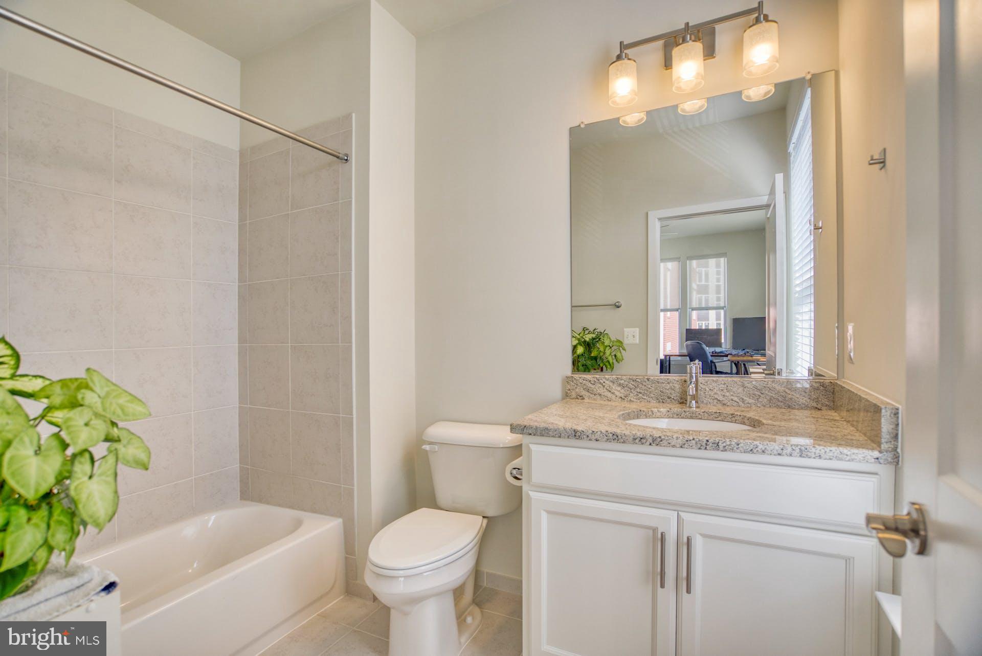 SUNRISE SQUARE - Residential