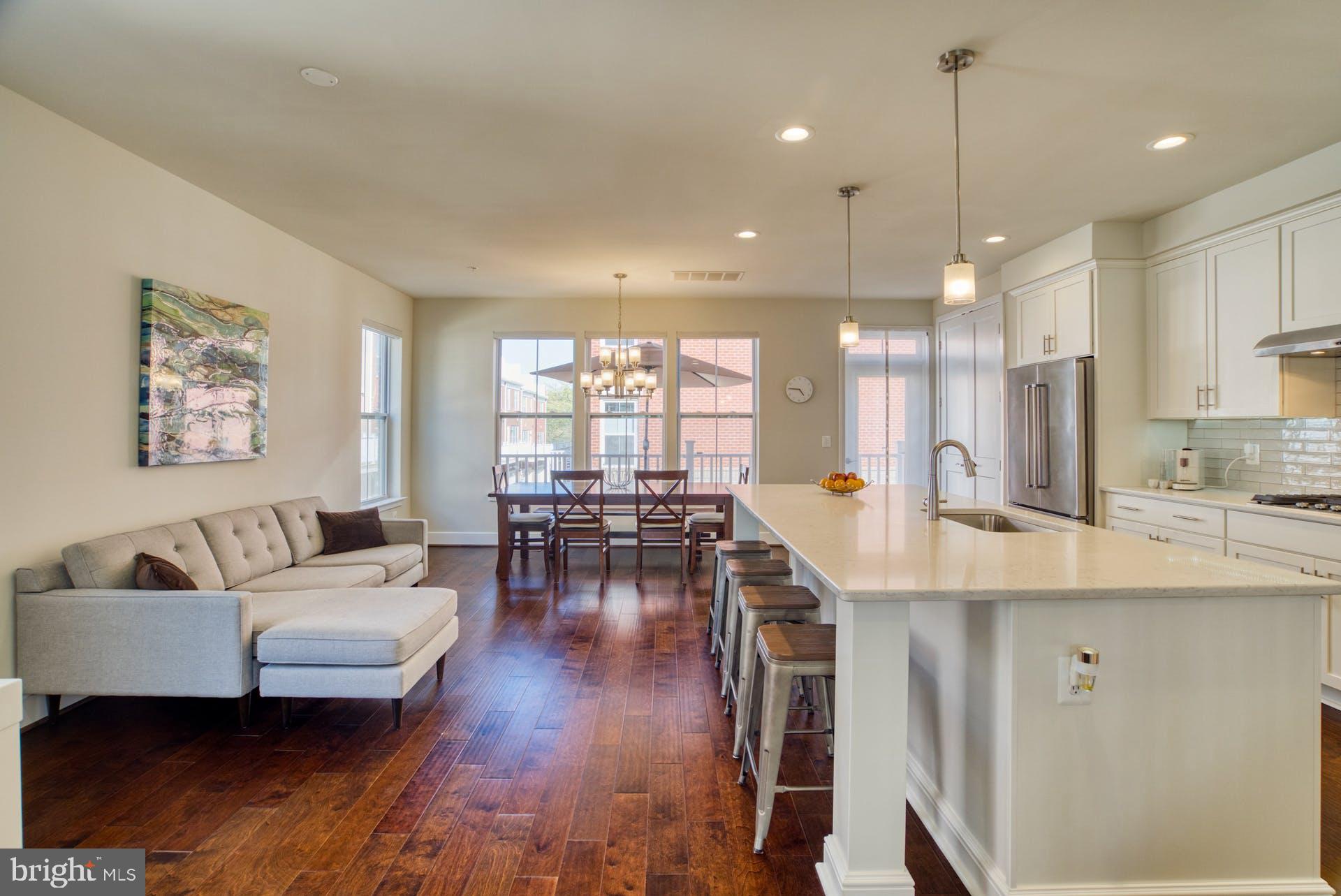 SUNRISE SQUARE - Residential