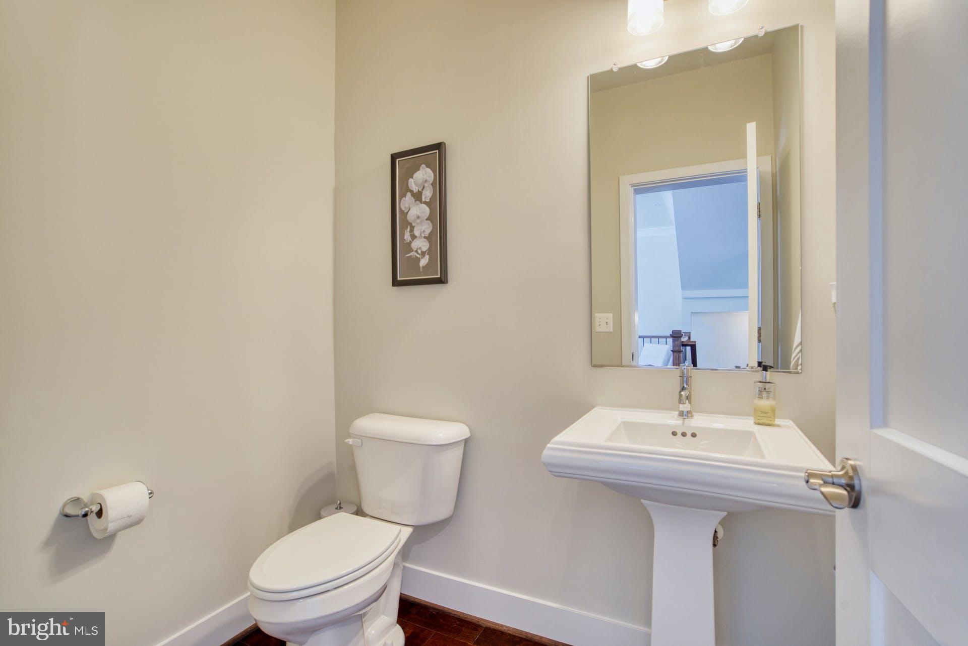 SUNRISE SQUARE - Residential