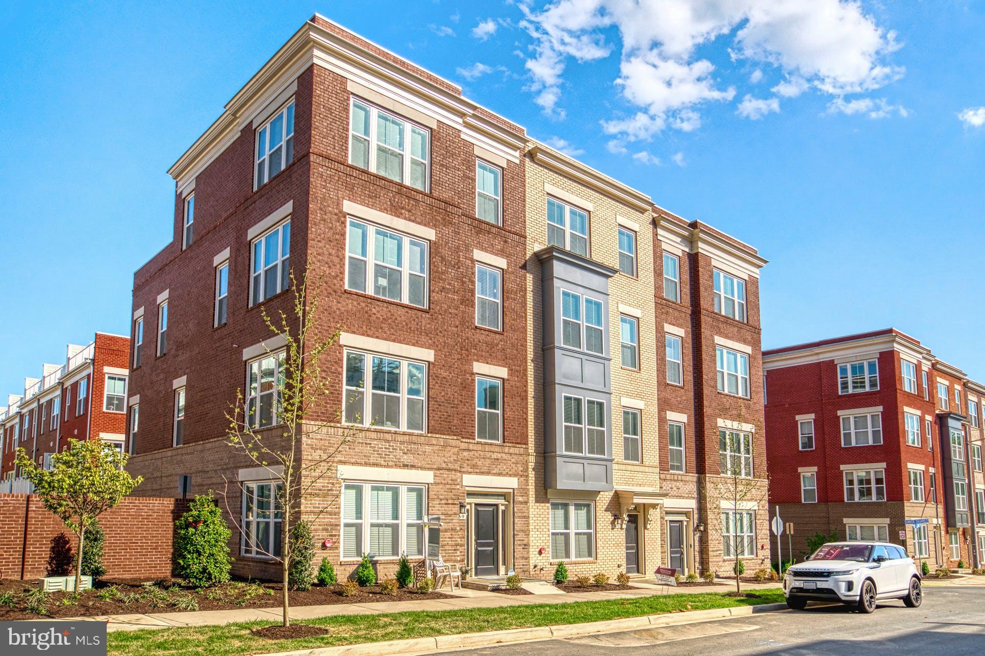 SUNRISE SQUARE - Residential