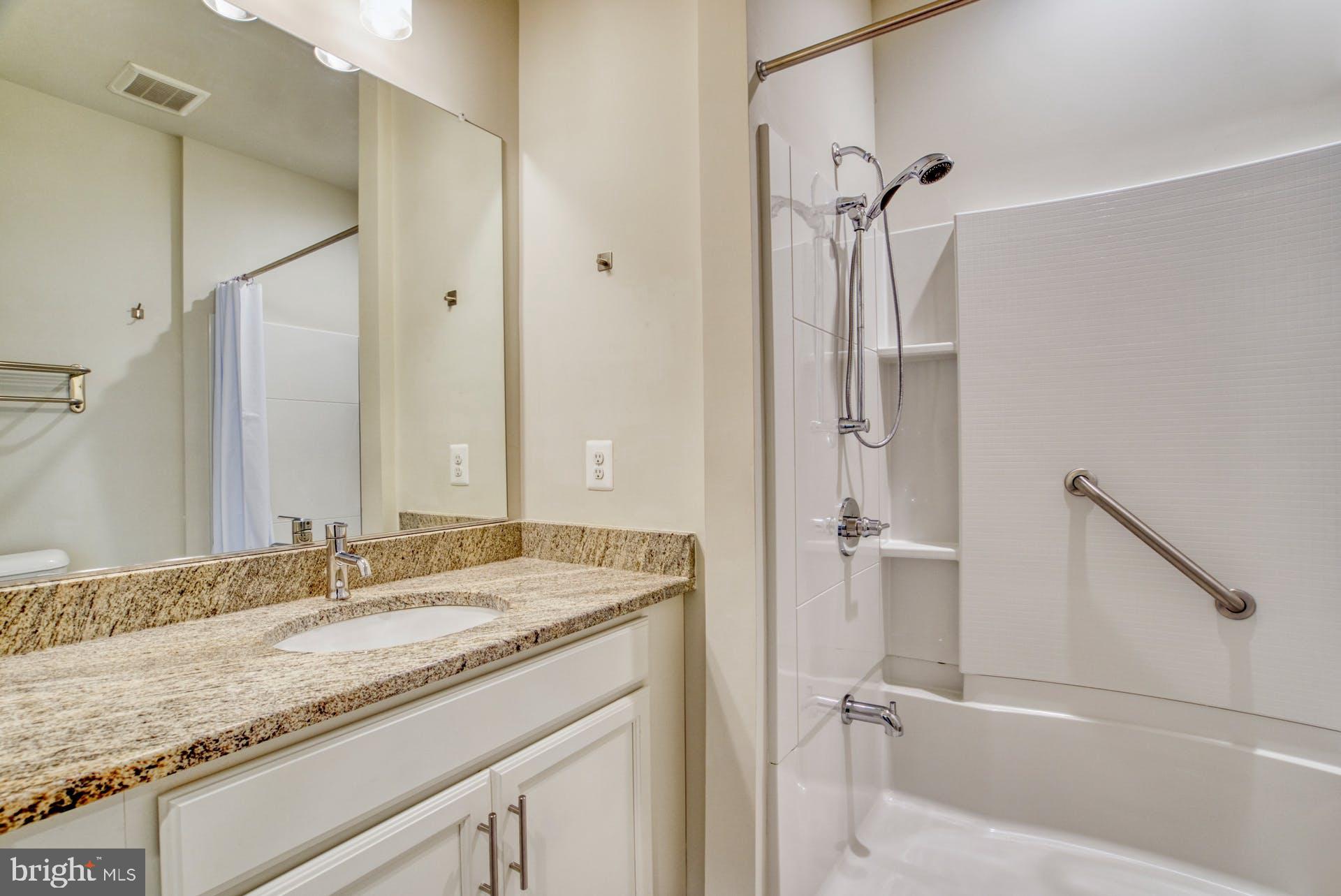 SUNRISE SQUARE - Residential