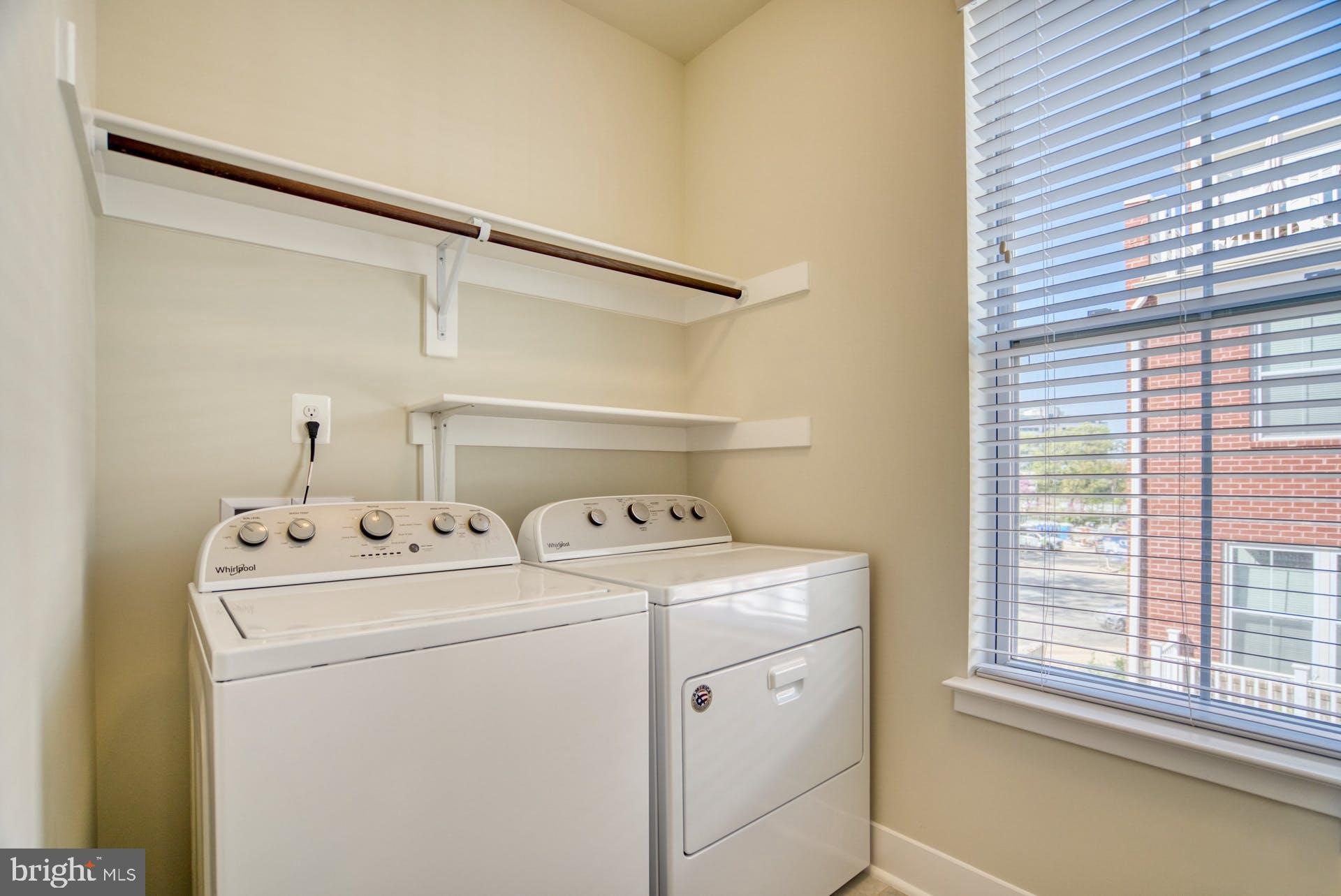 SUNRISE SQUARE - Residential