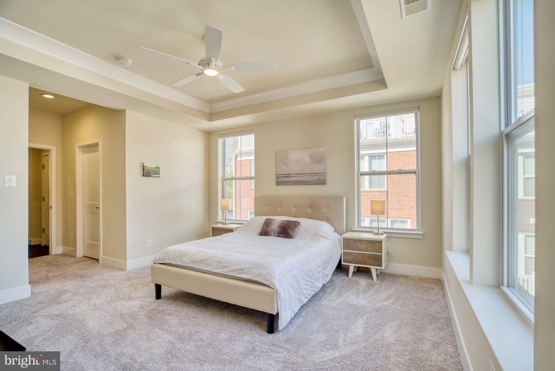 SUNRISE SQUARE - Residential