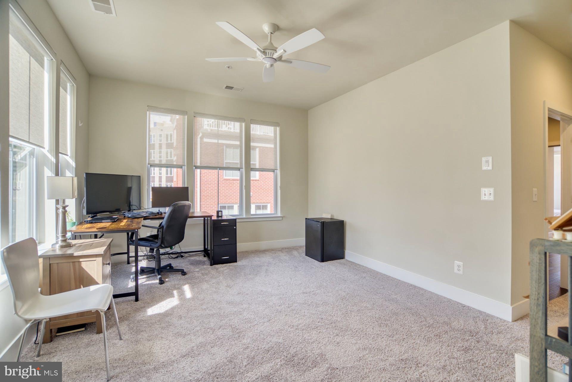 SUNRISE SQUARE - Residential