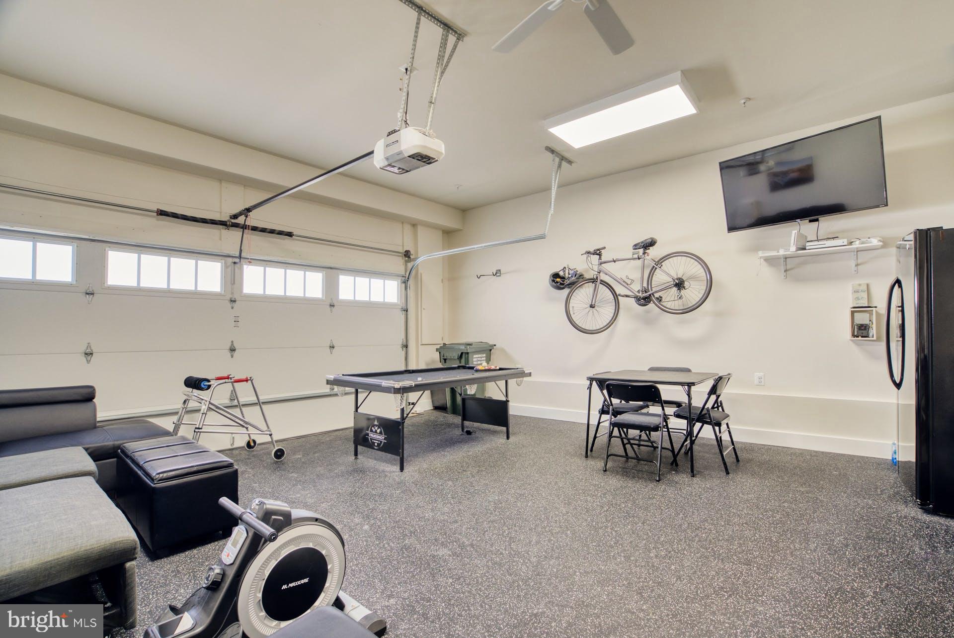 SUNRISE SQUARE - Residential