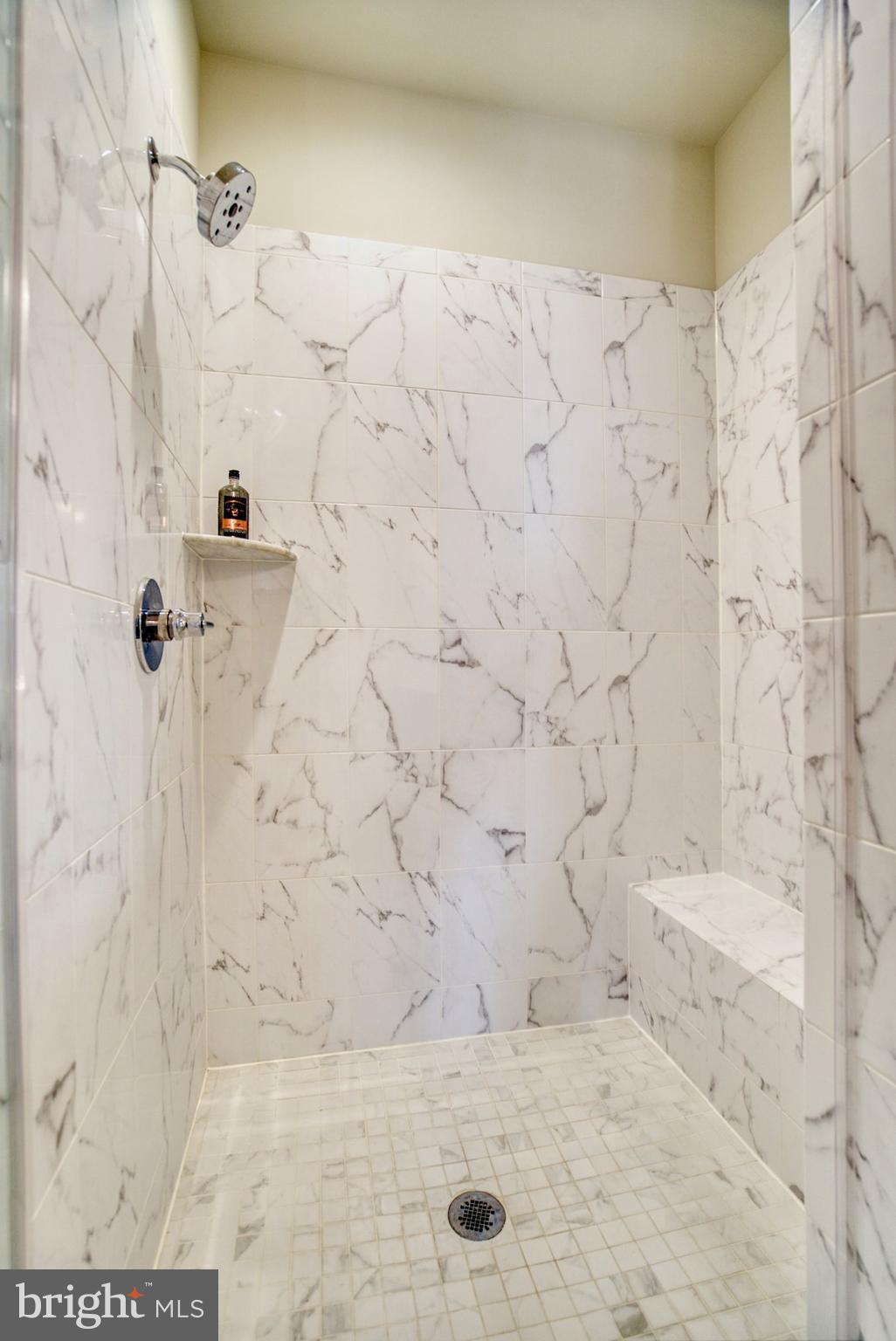 SUNRISE SQUARE - Residential