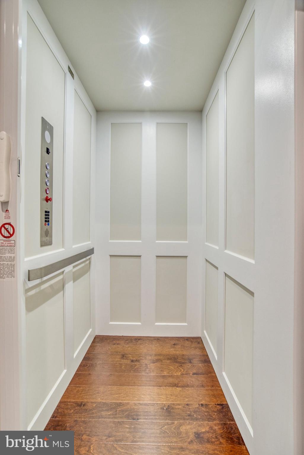 SUNRISE SQUARE - Residential