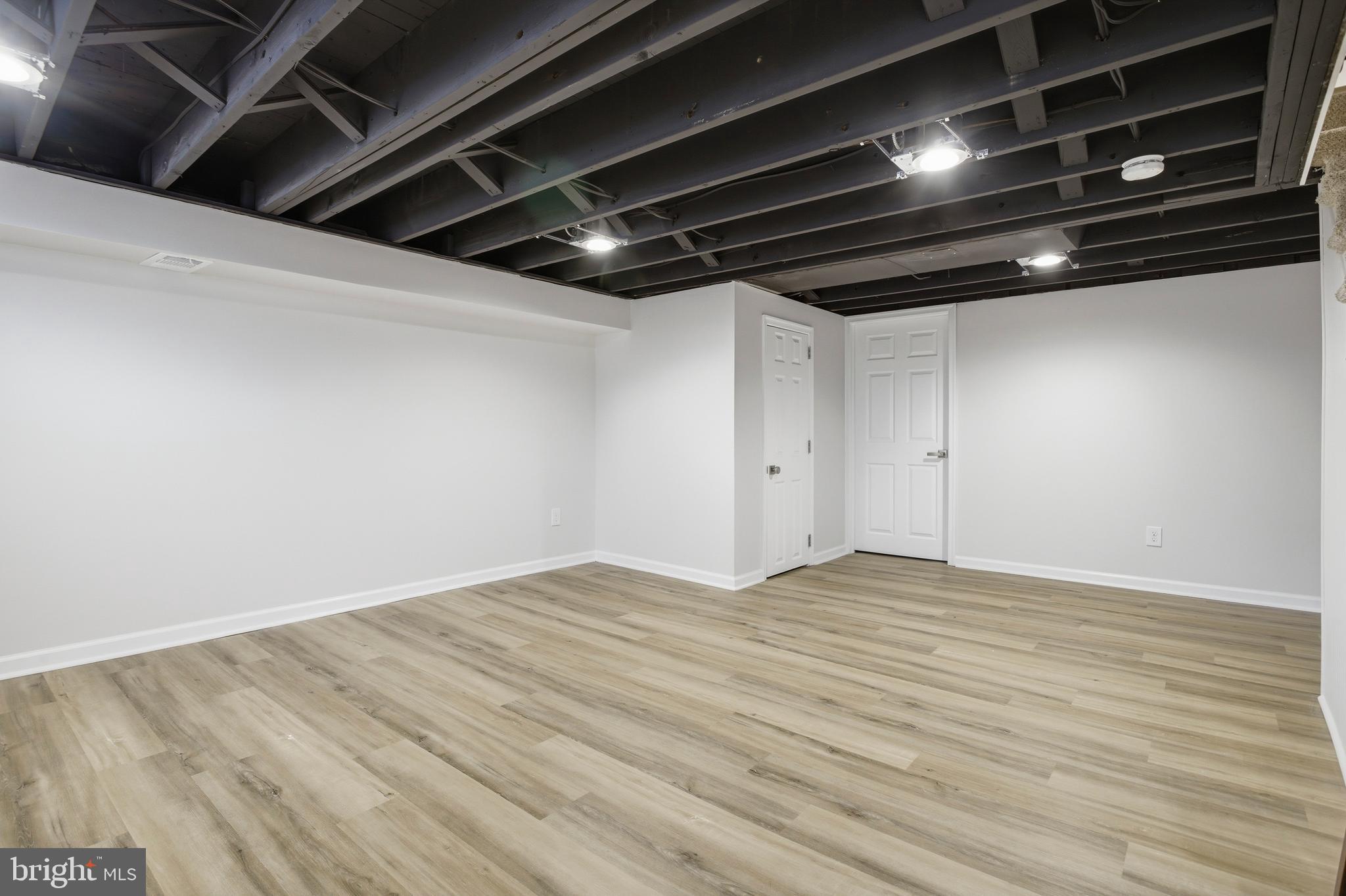 MILMONT PARK - Residential