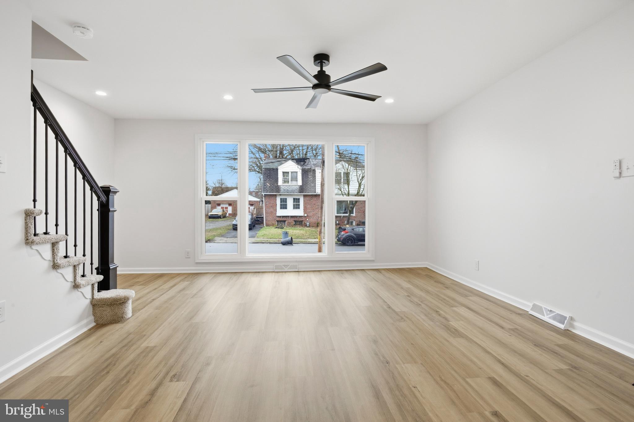 MILMONT PARK - Residential