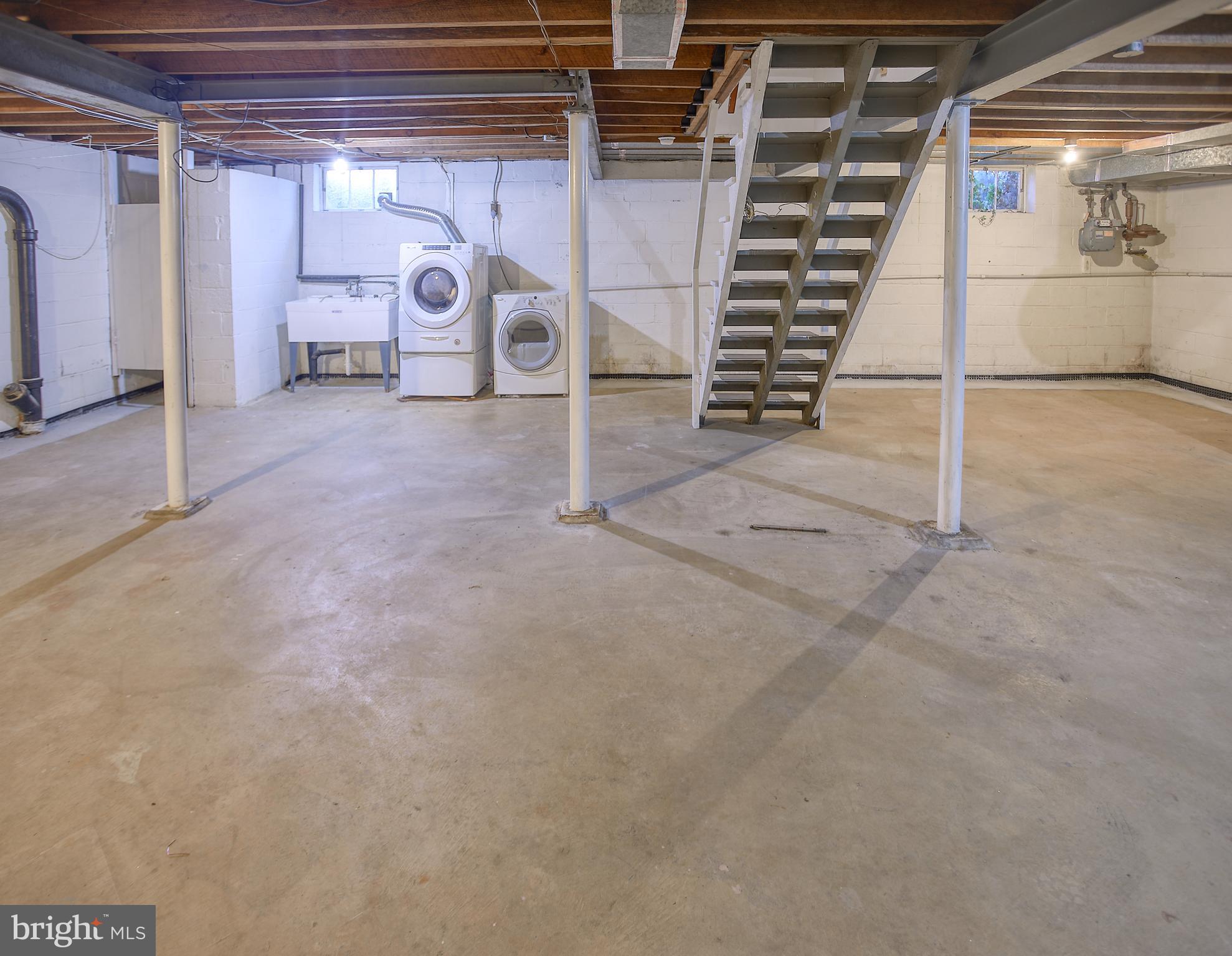 DULANEY MANOR - Residential