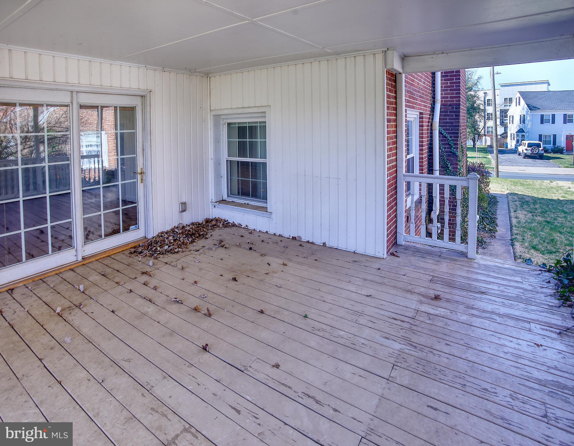 DULANEY MANOR - Residential