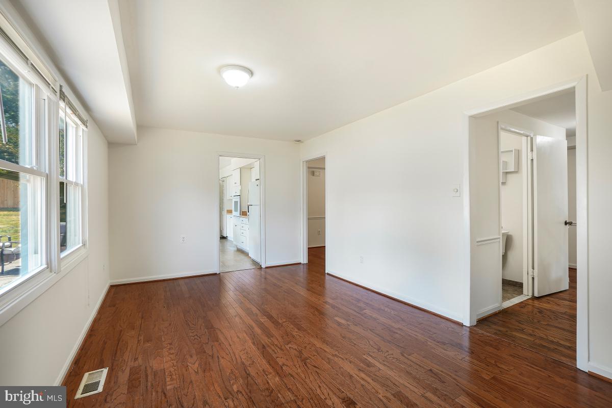 POINTER RIDGE AT COLLINGTON - Residential Lease