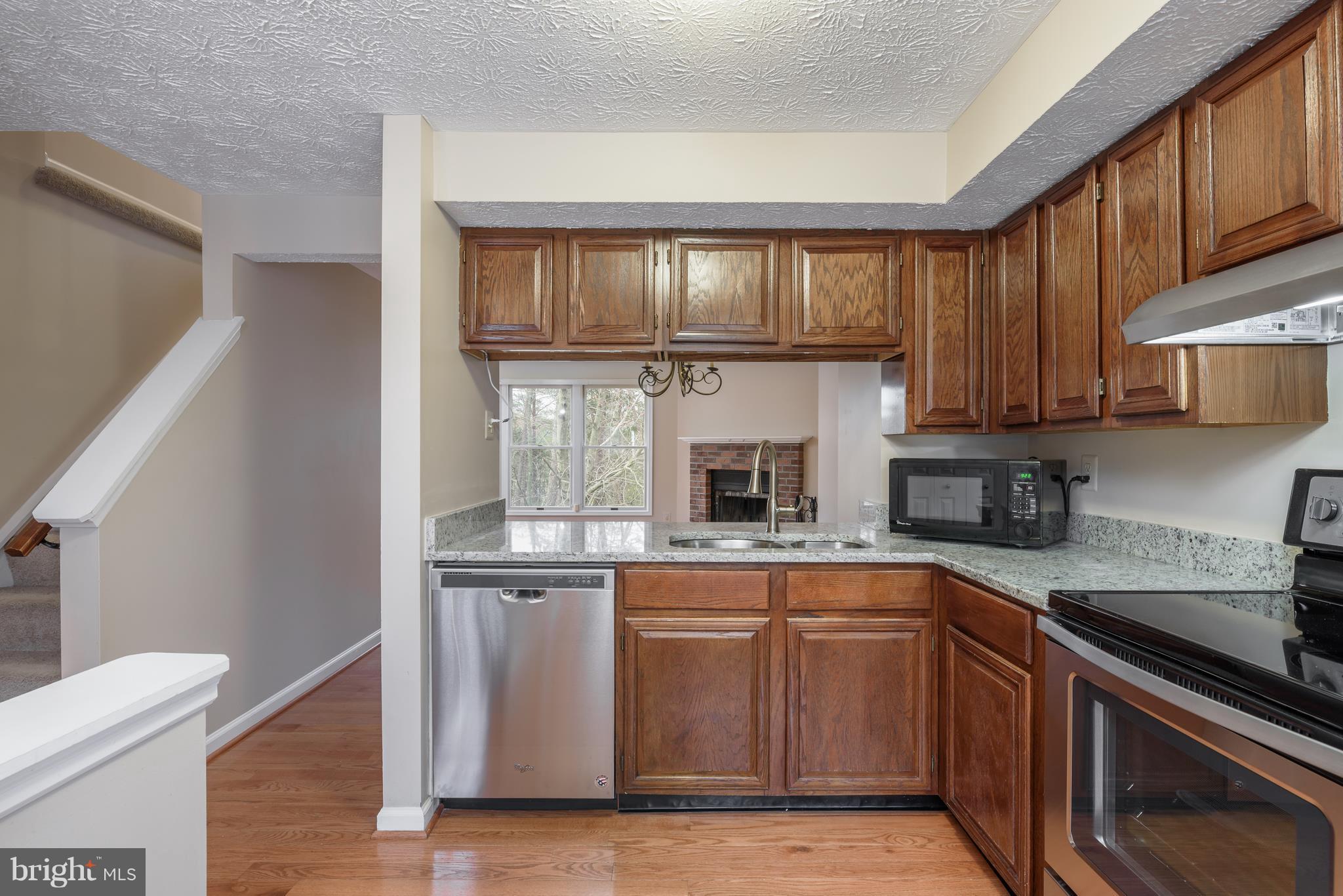 RESTON - Residential