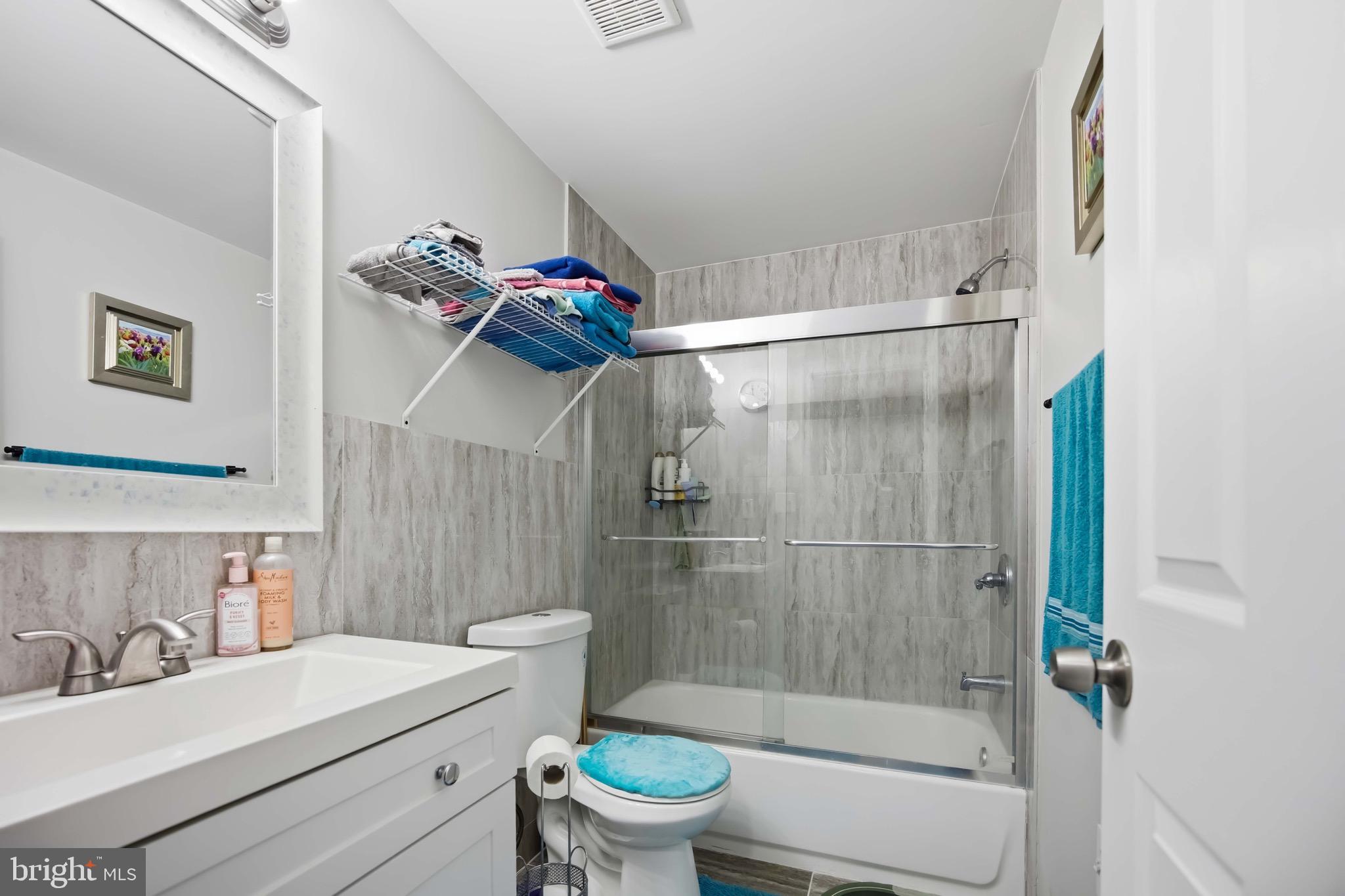 WEST OAK LANE - Residential