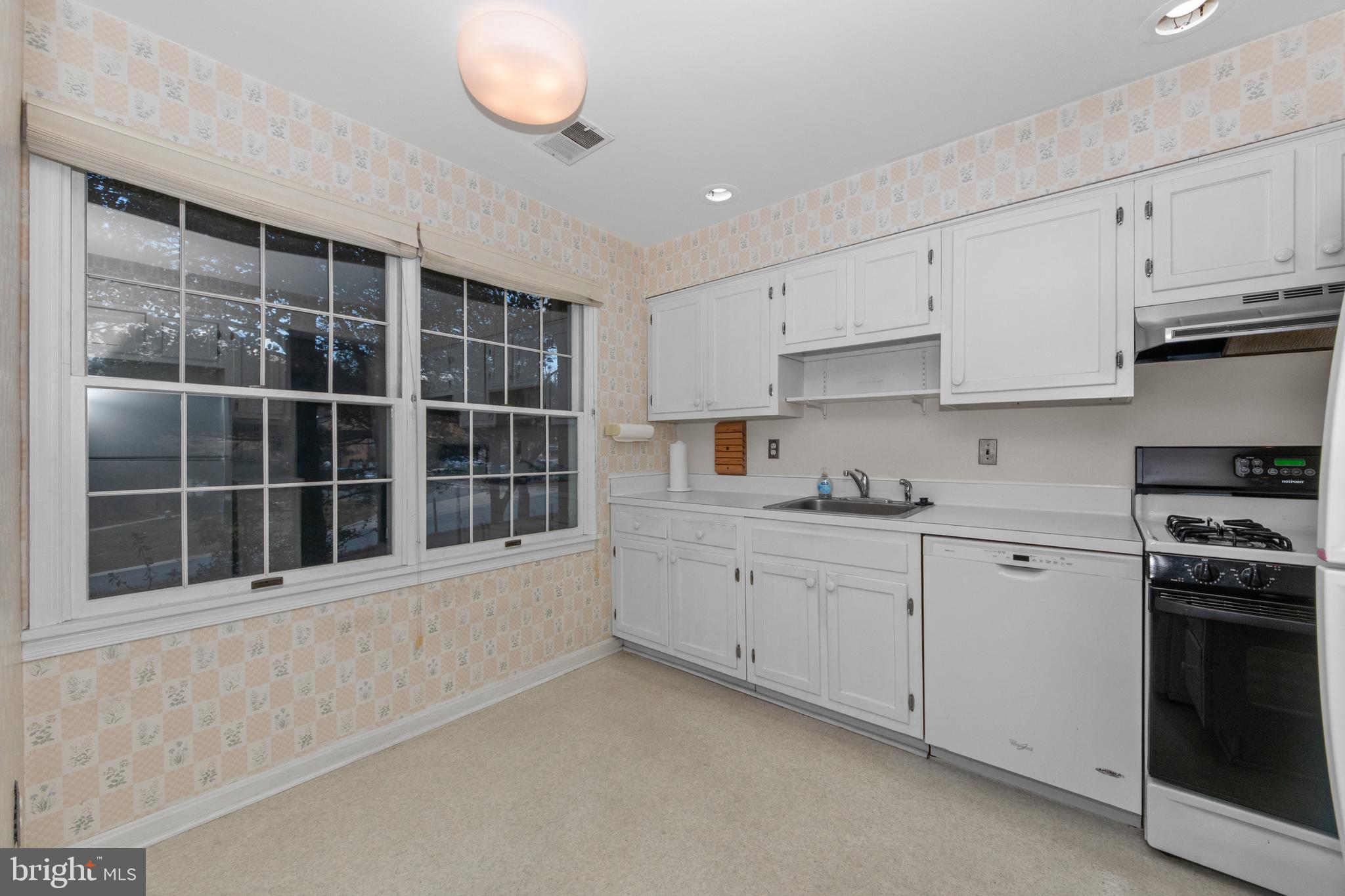 VILLAGE OF OAKLAND MILLS - Residential