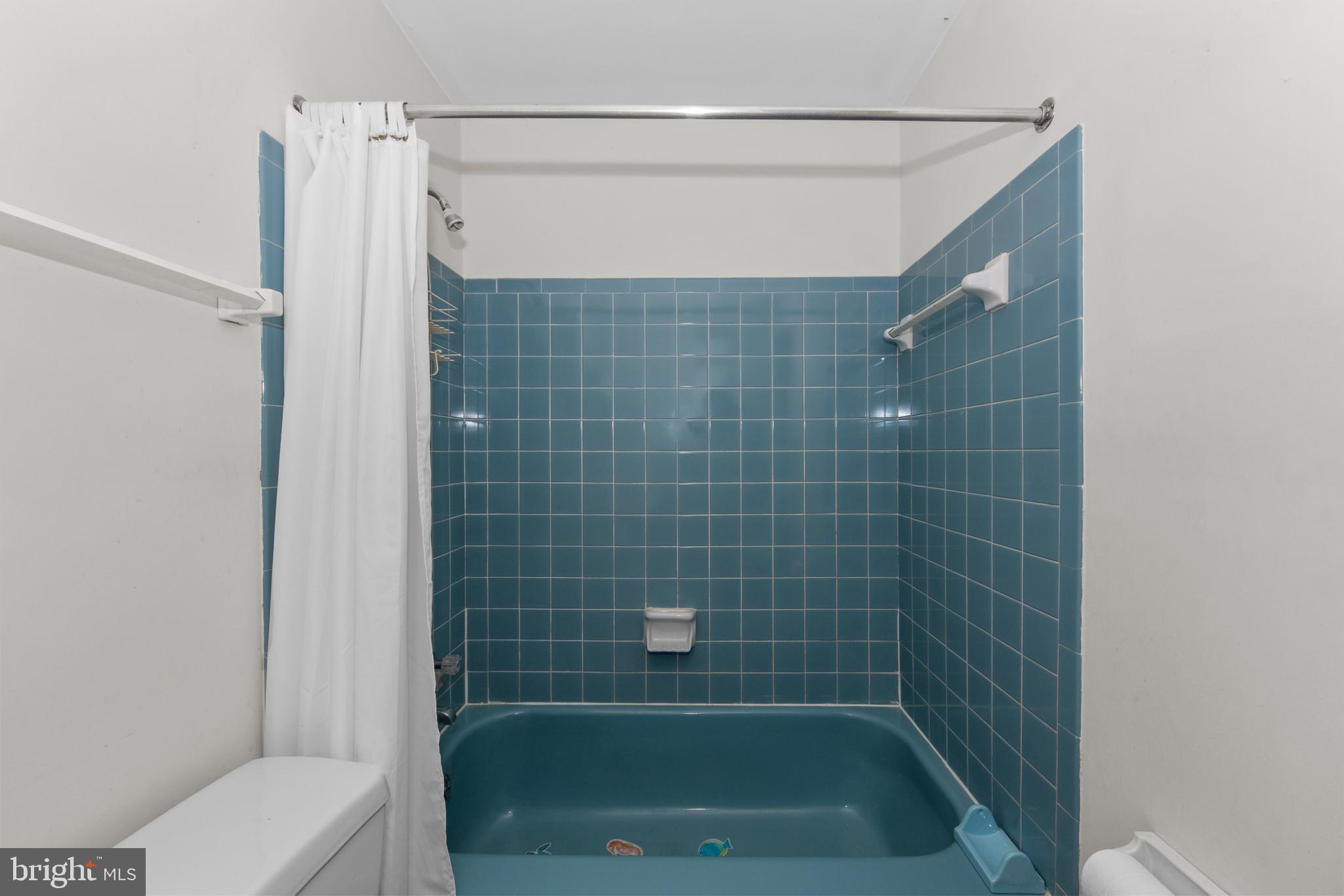 VILLAGE OF OAKLAND MILLS - Residential