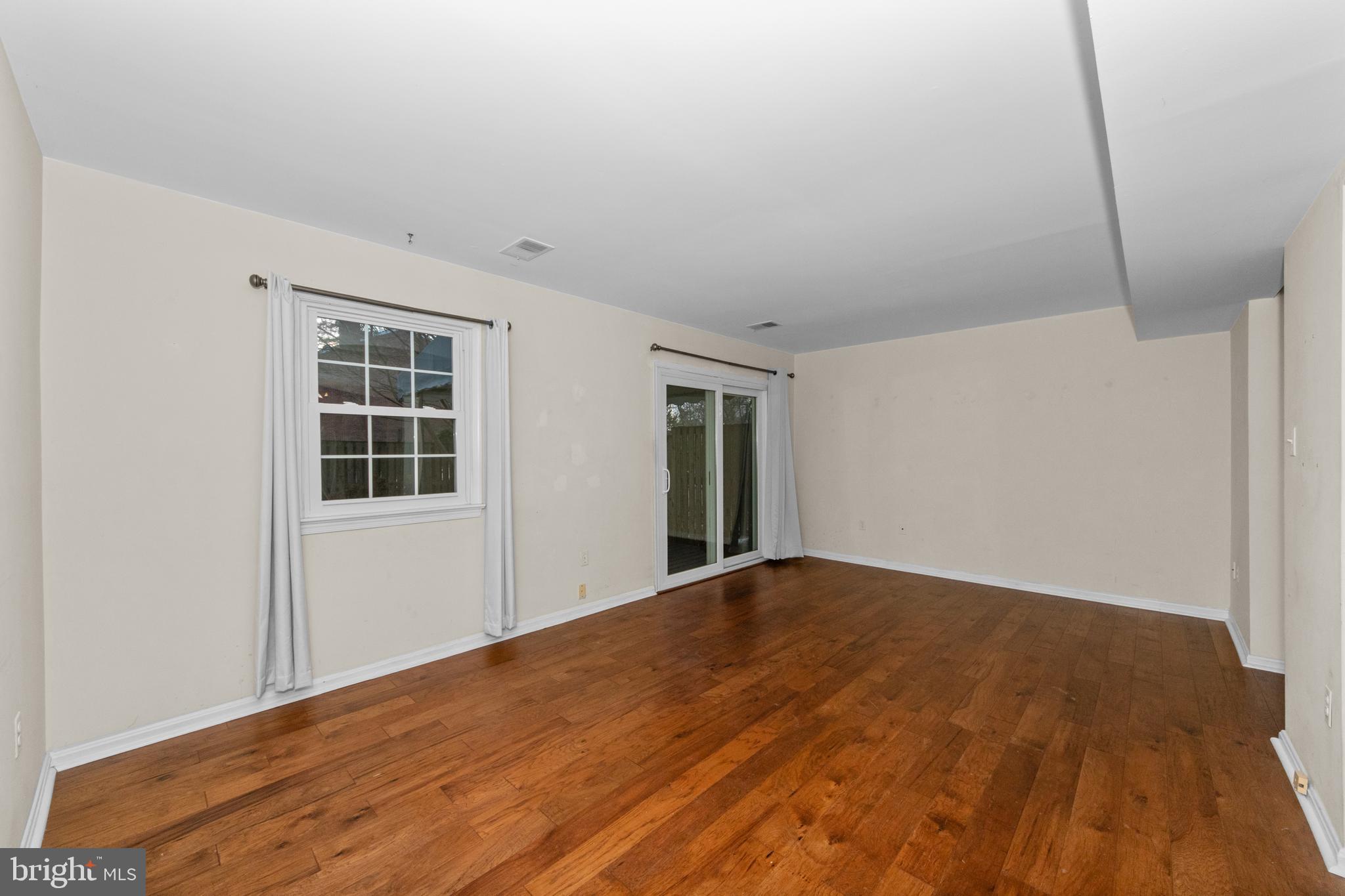 VILLAGE OF OAKLAND MILLS - Residential