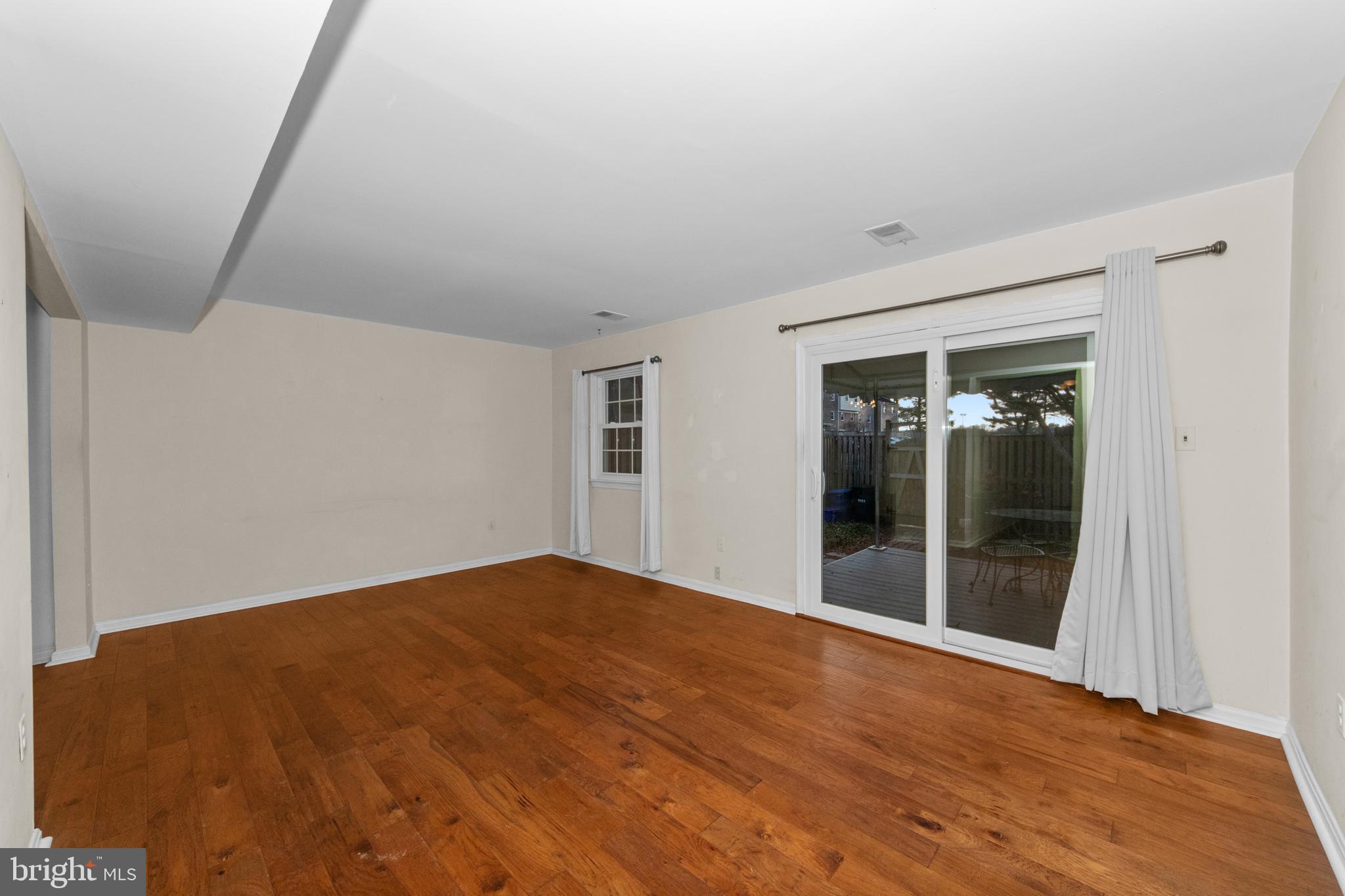 VILLAGE OF OAKLAND MILLS - Residential