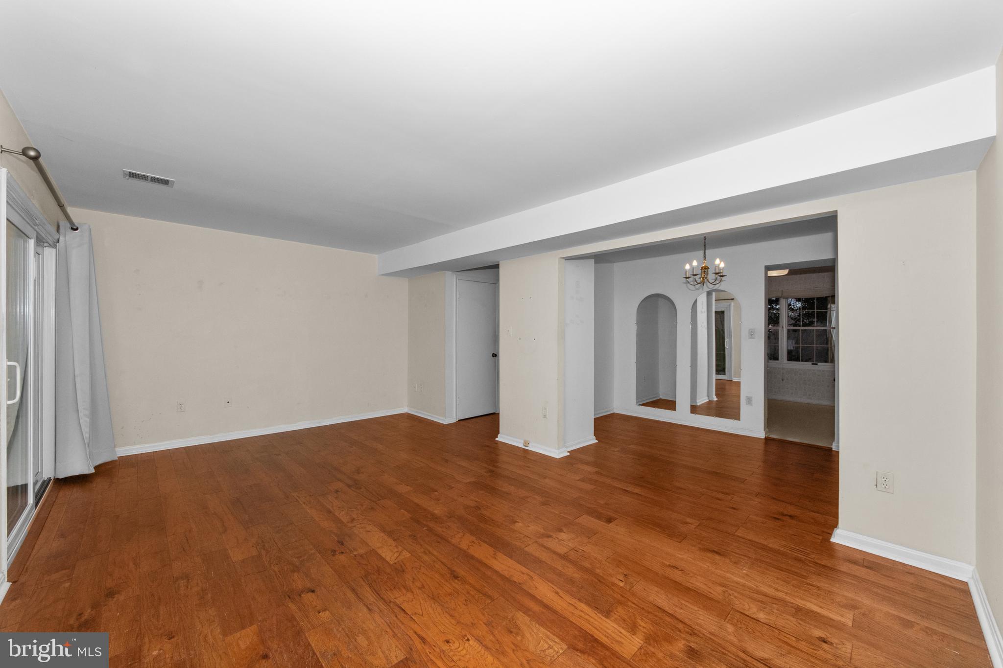 VILLAGE OF OAKLAND MILLS - Residential