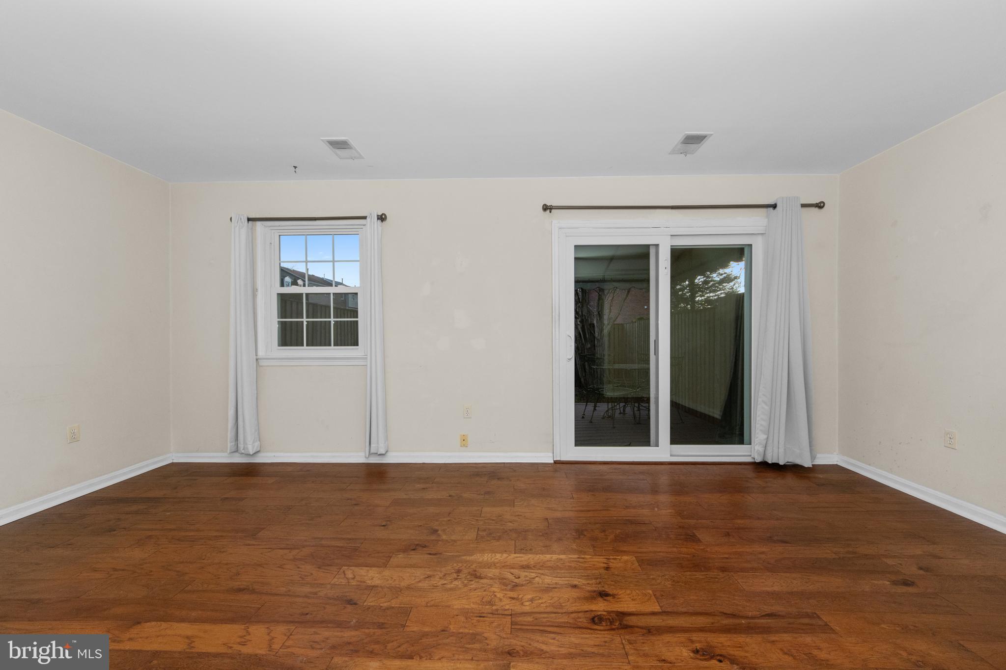 VILLAGE OF OAKLAND MILLS - Residential