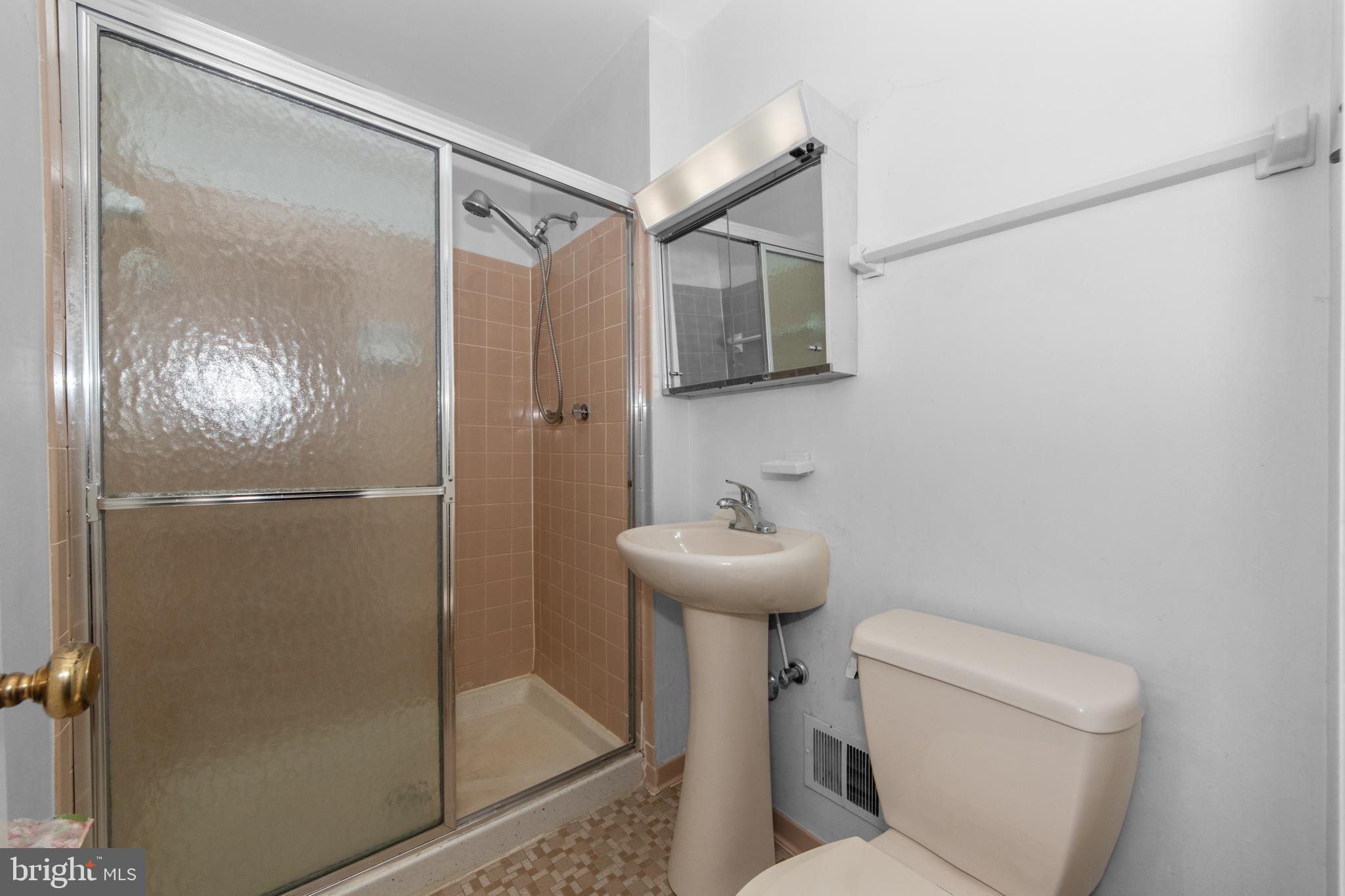 VILLAGE OF OAKLAND MILLS - Residential