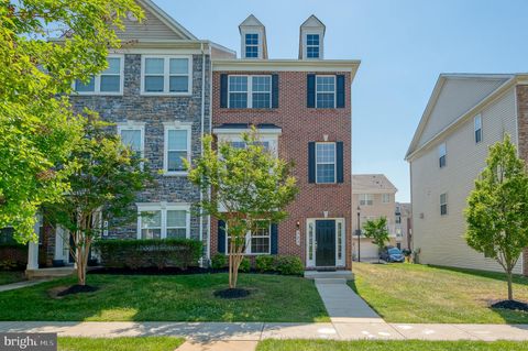 Photo of 323 Paladium Court, OWINGS MILLS, MD 21117 (MLS # MDBC2154146)
