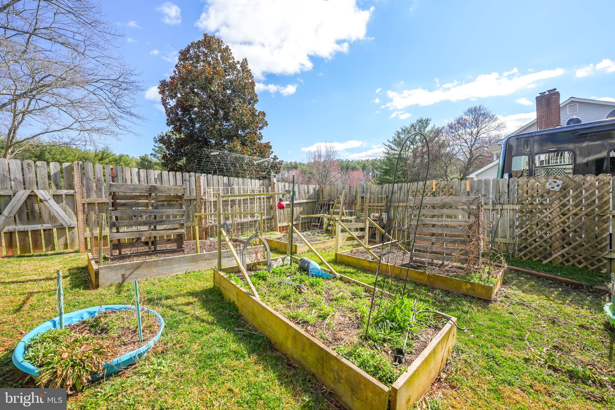 MOSBY WOODS - Residential