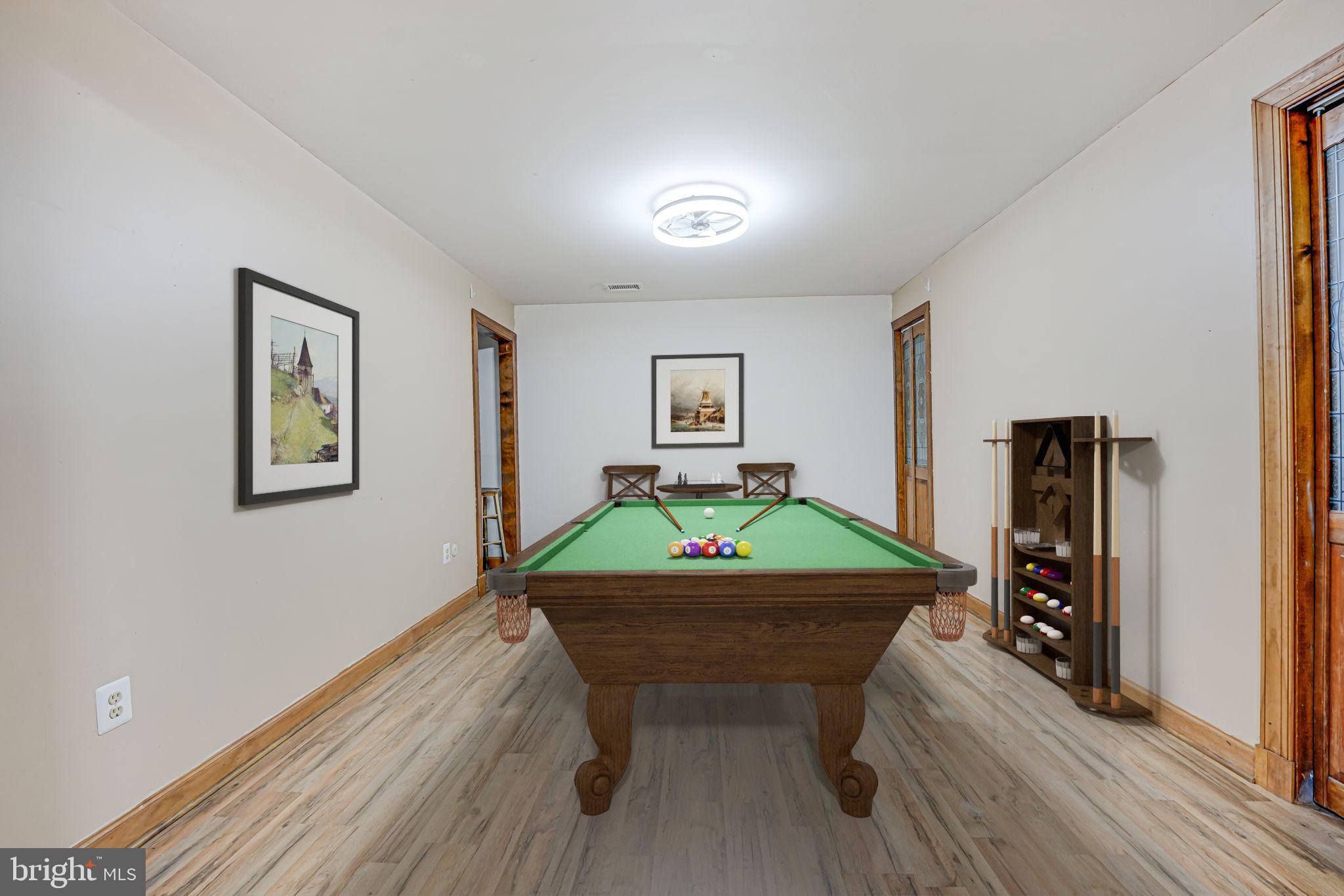 MOSBY WOODS - Residential