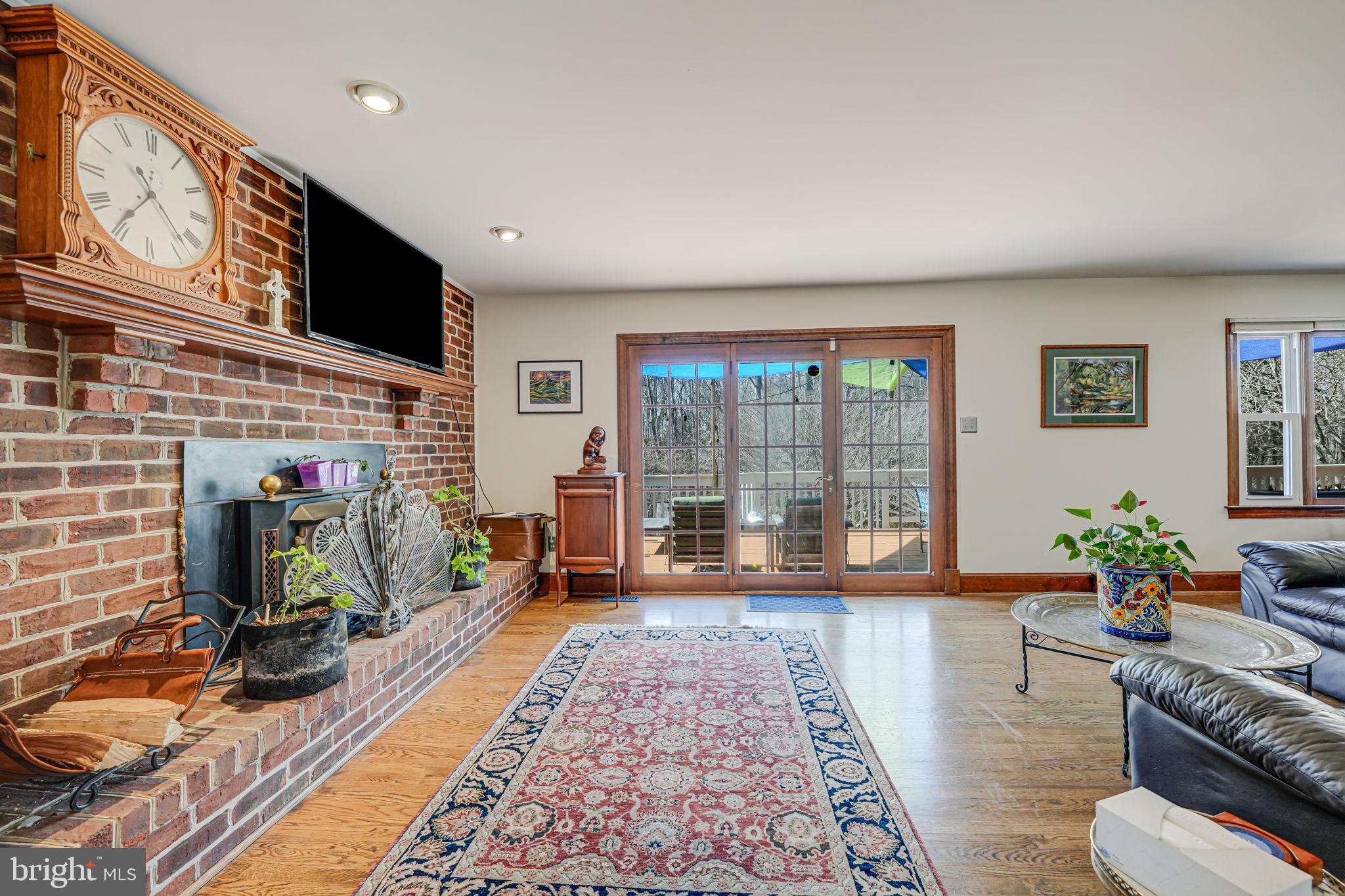 MOSBY WOODS - Residential