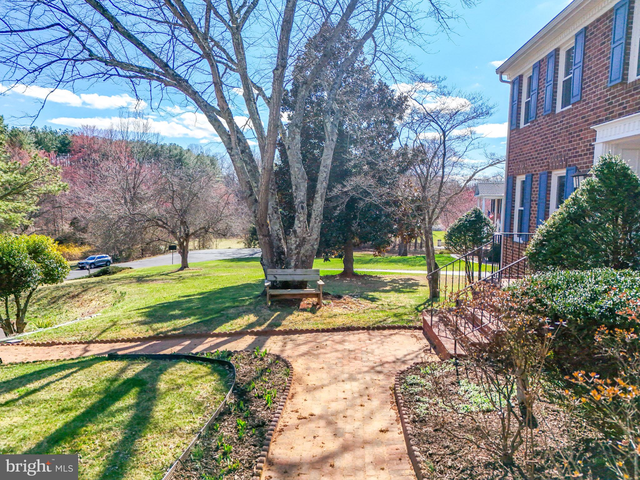 MOSBY WOODS - Residential