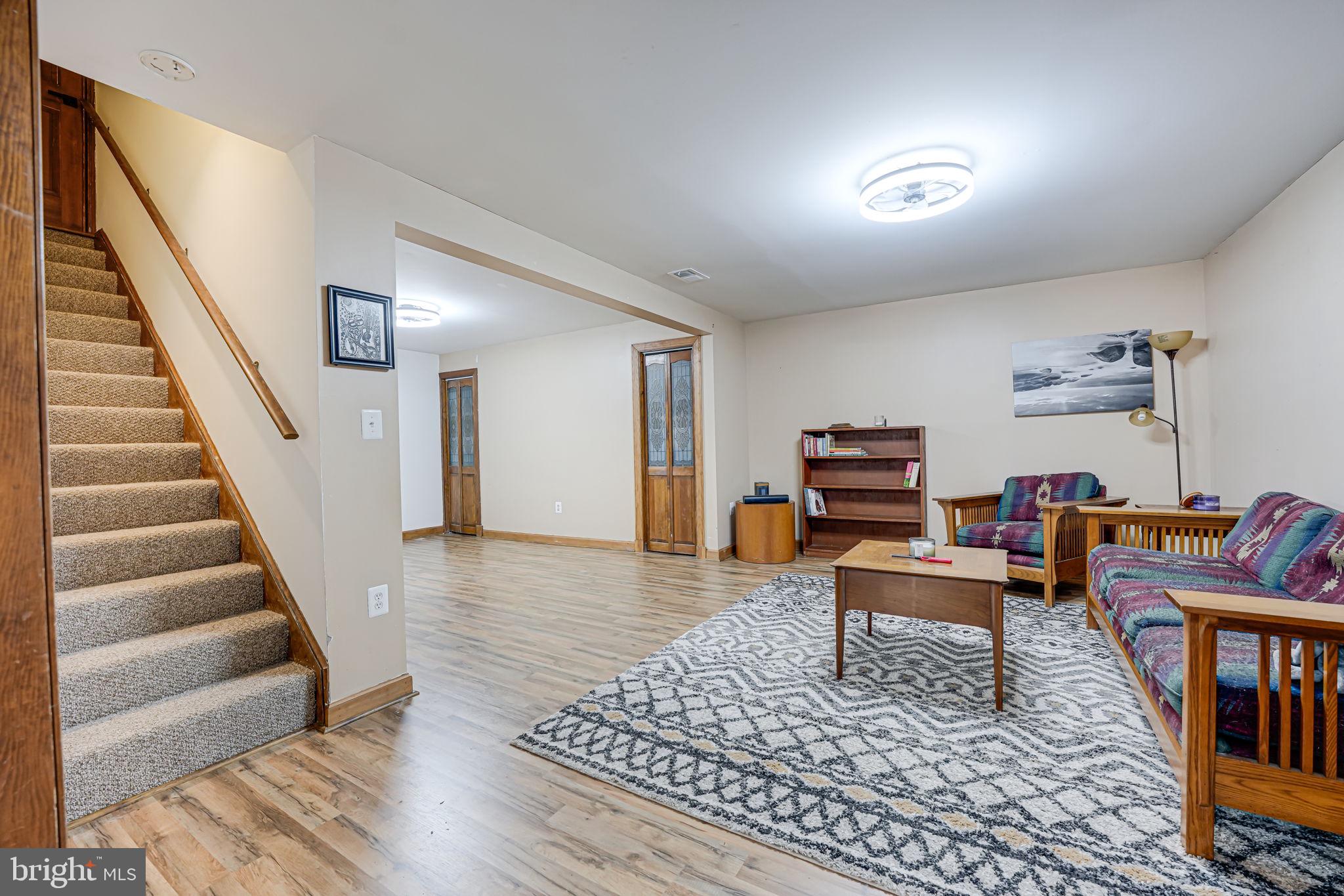 MOSBY WOODS - Residential