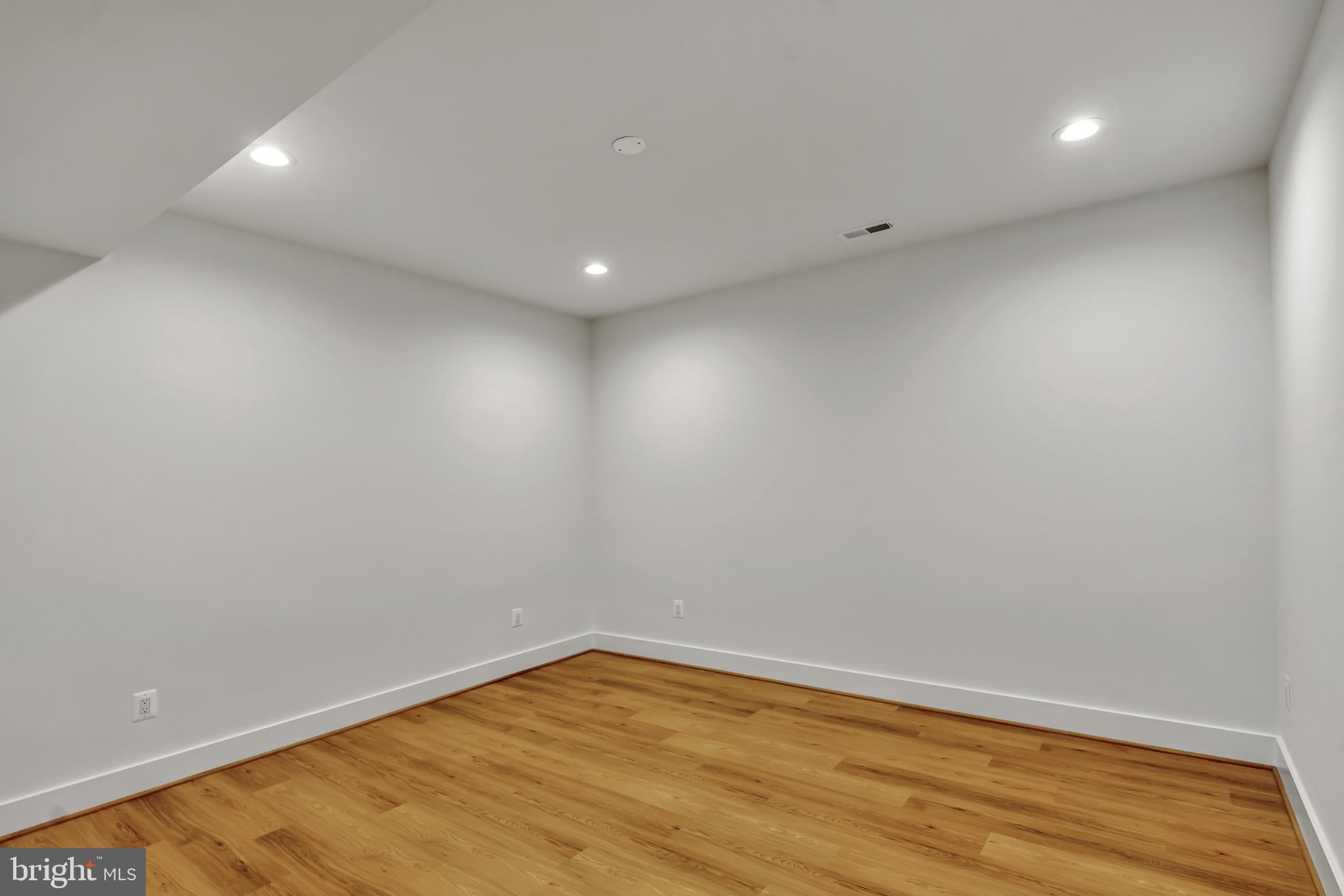 WESTWOOD MANOR - Residential