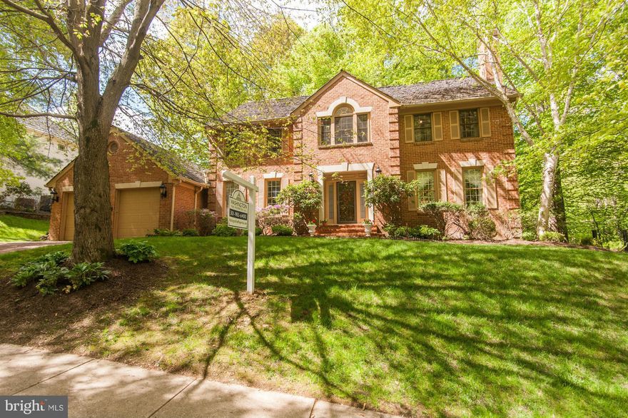 Magnificently renovated home in park-like setting, 2-story foyer entrance w/hand-painted floors;High-end Kitchen leading into a fabulous Family Room w/multiple sets of tall windows and French Doors, leading to deck w/serene views. Pella doors to large screened-in Porch from Dining Room, Gorgeous Master Ba, generator. A stunning home in great, close in, location!