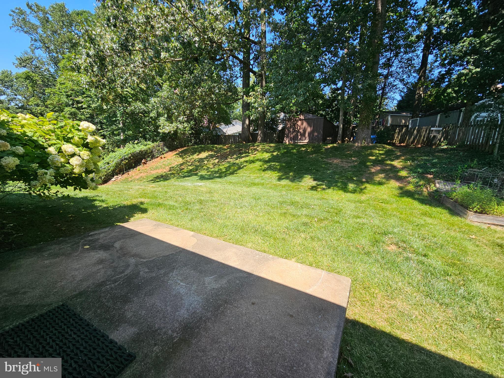 KINGS PARK WEST - Residential Lease