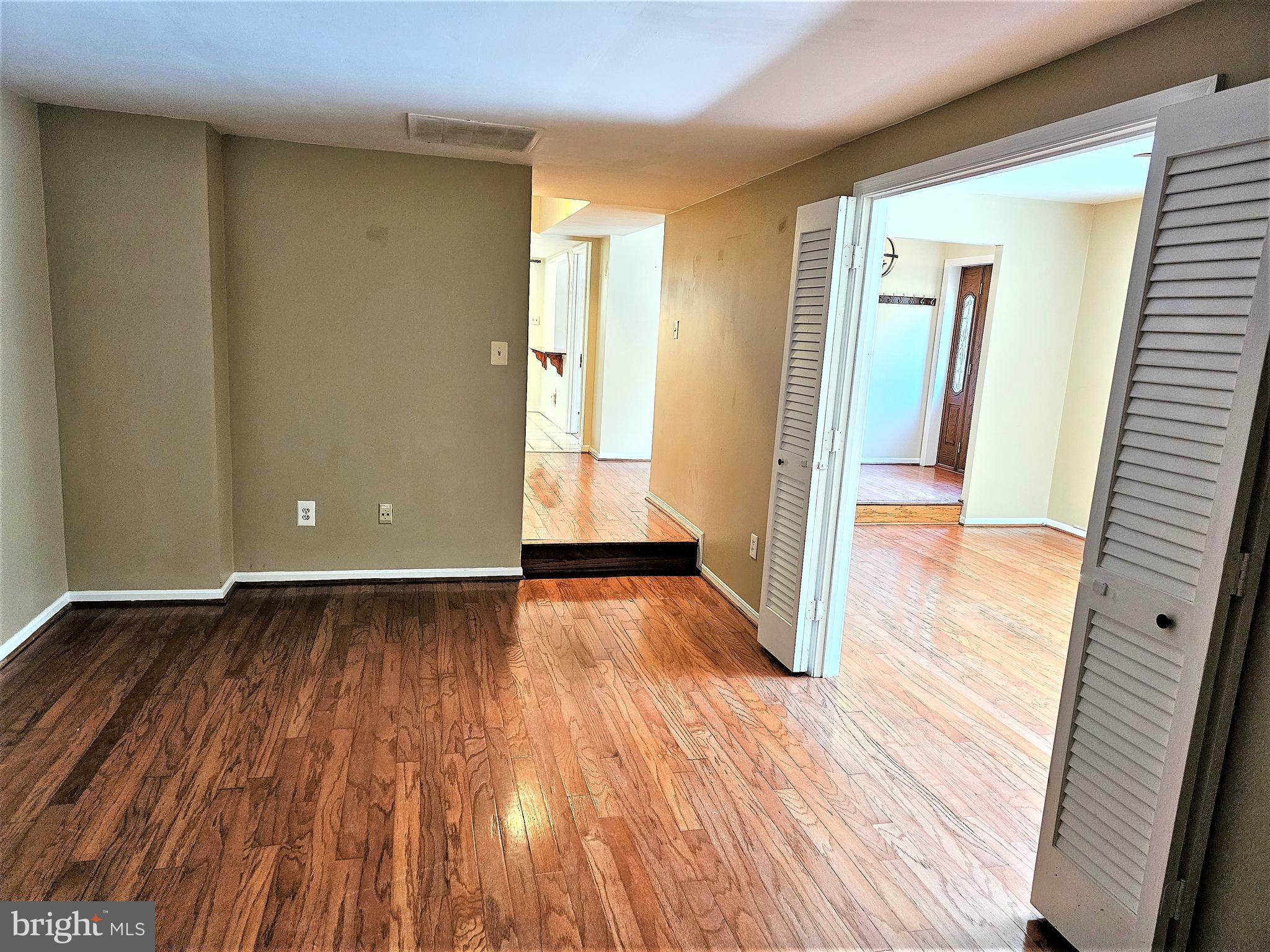 KINGS PARK WEST - Residential Lease