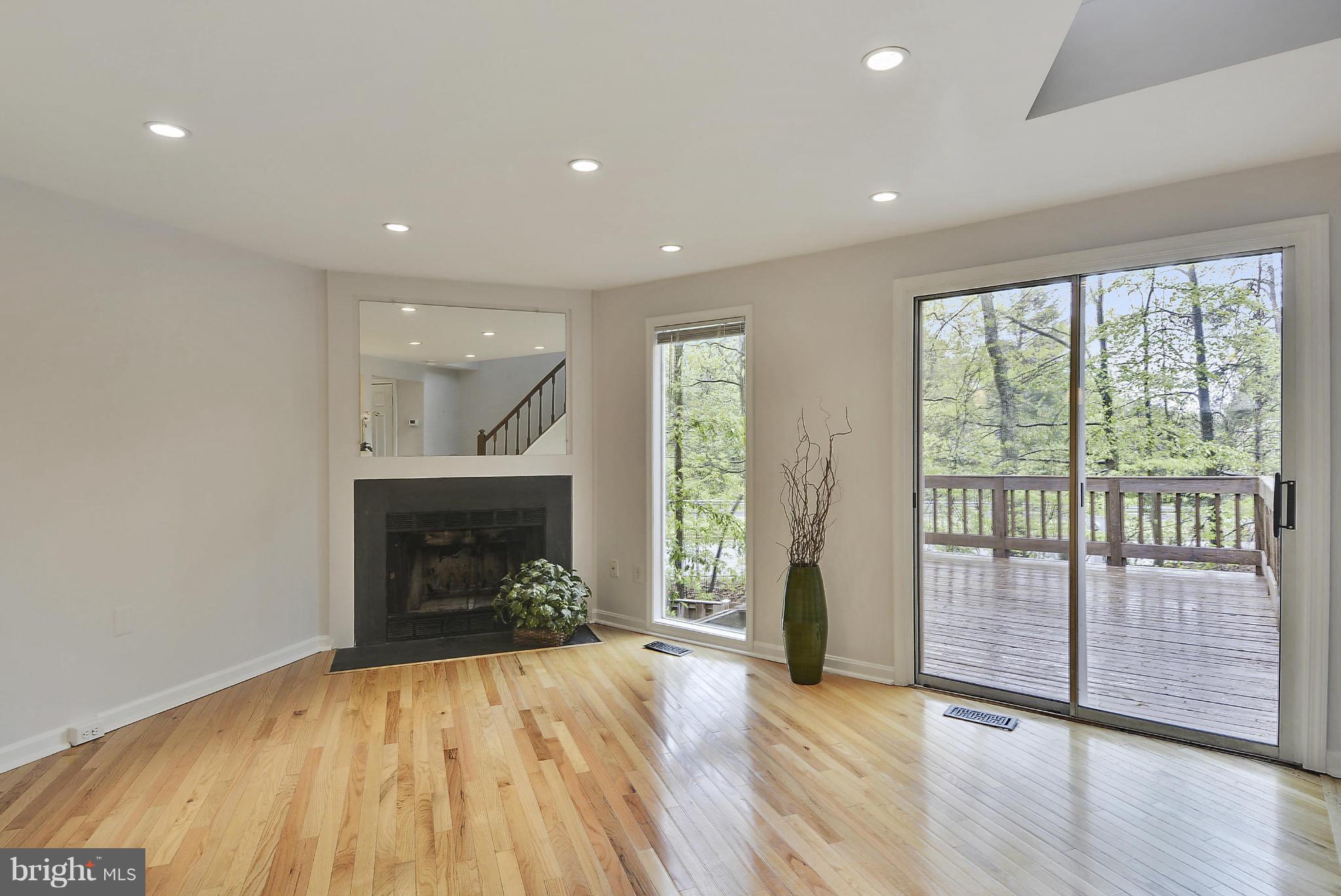 RESTON - Residential