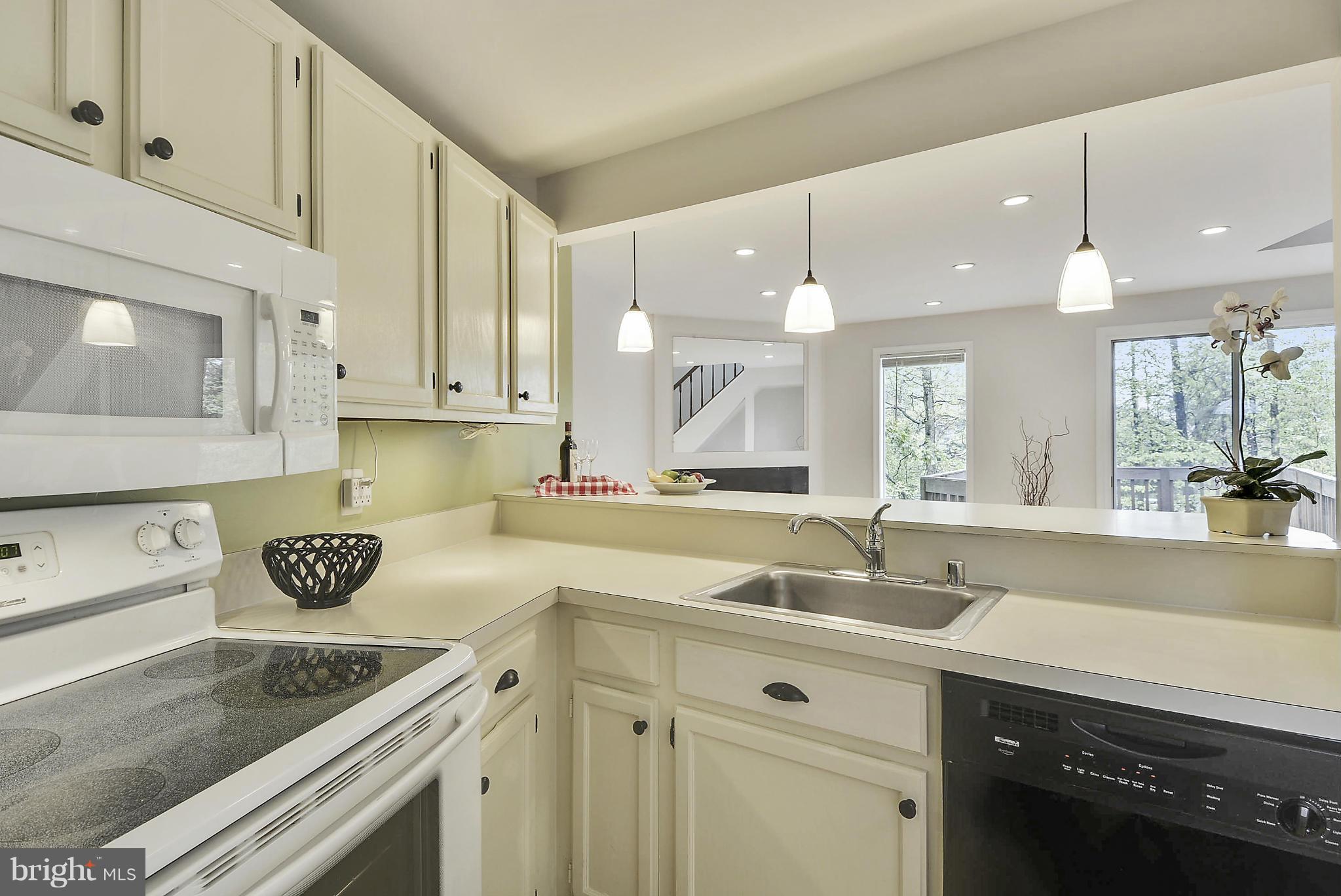 RESTON - Residential