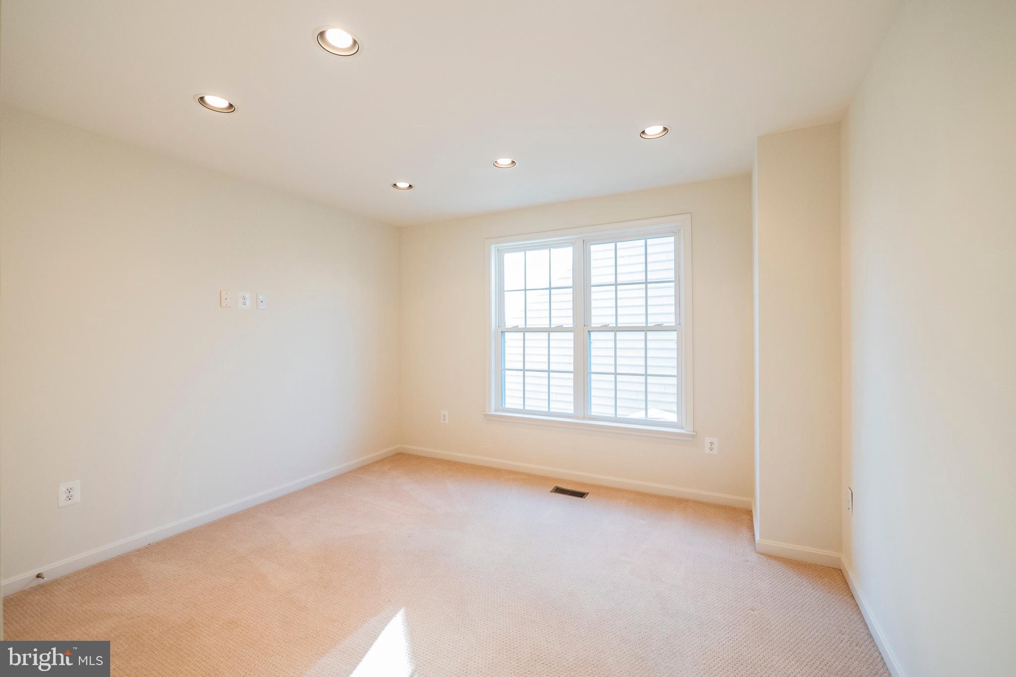 CLOVER RIDGE - Residential