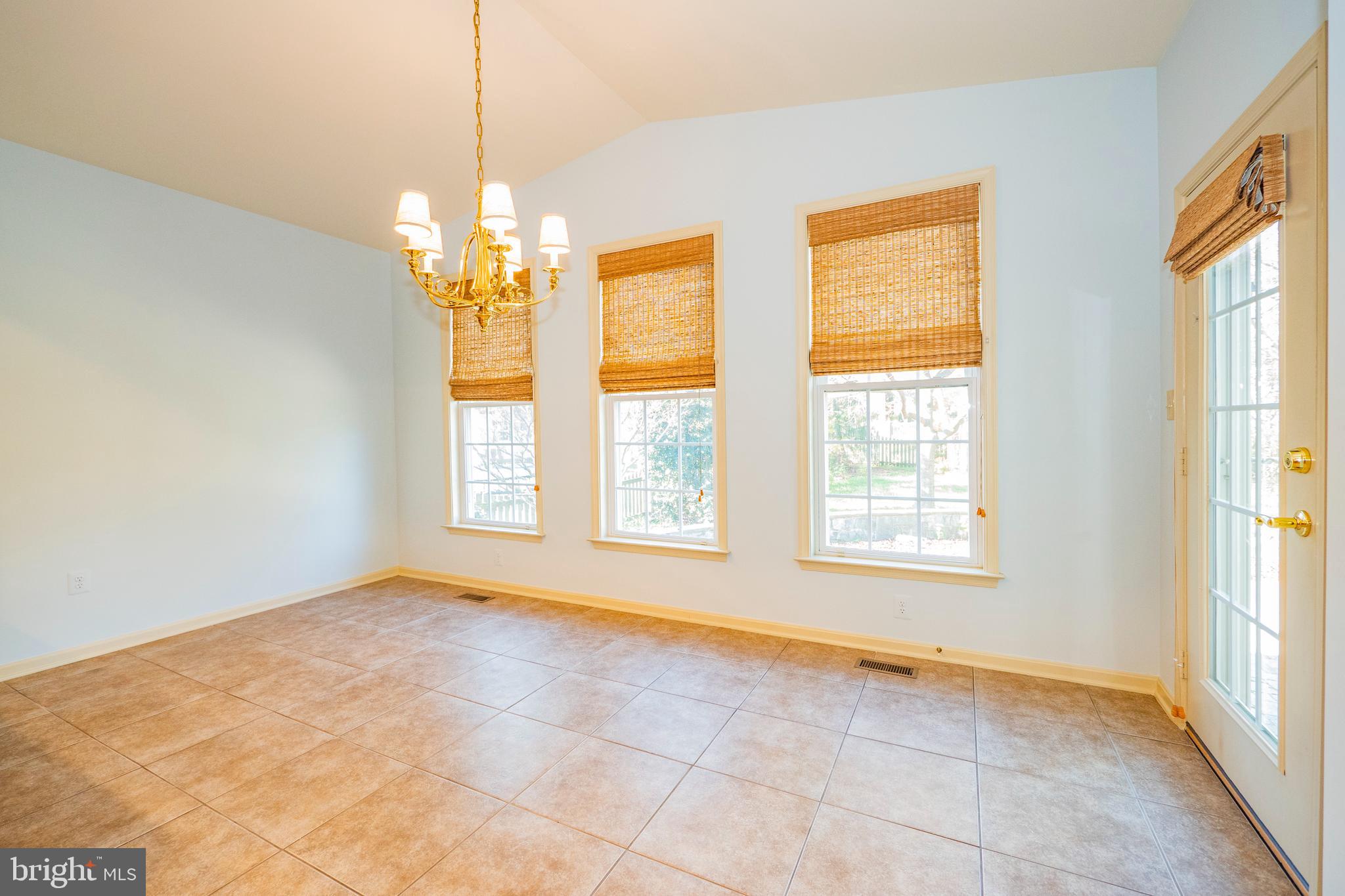 CLOVER RIDGE - Residential