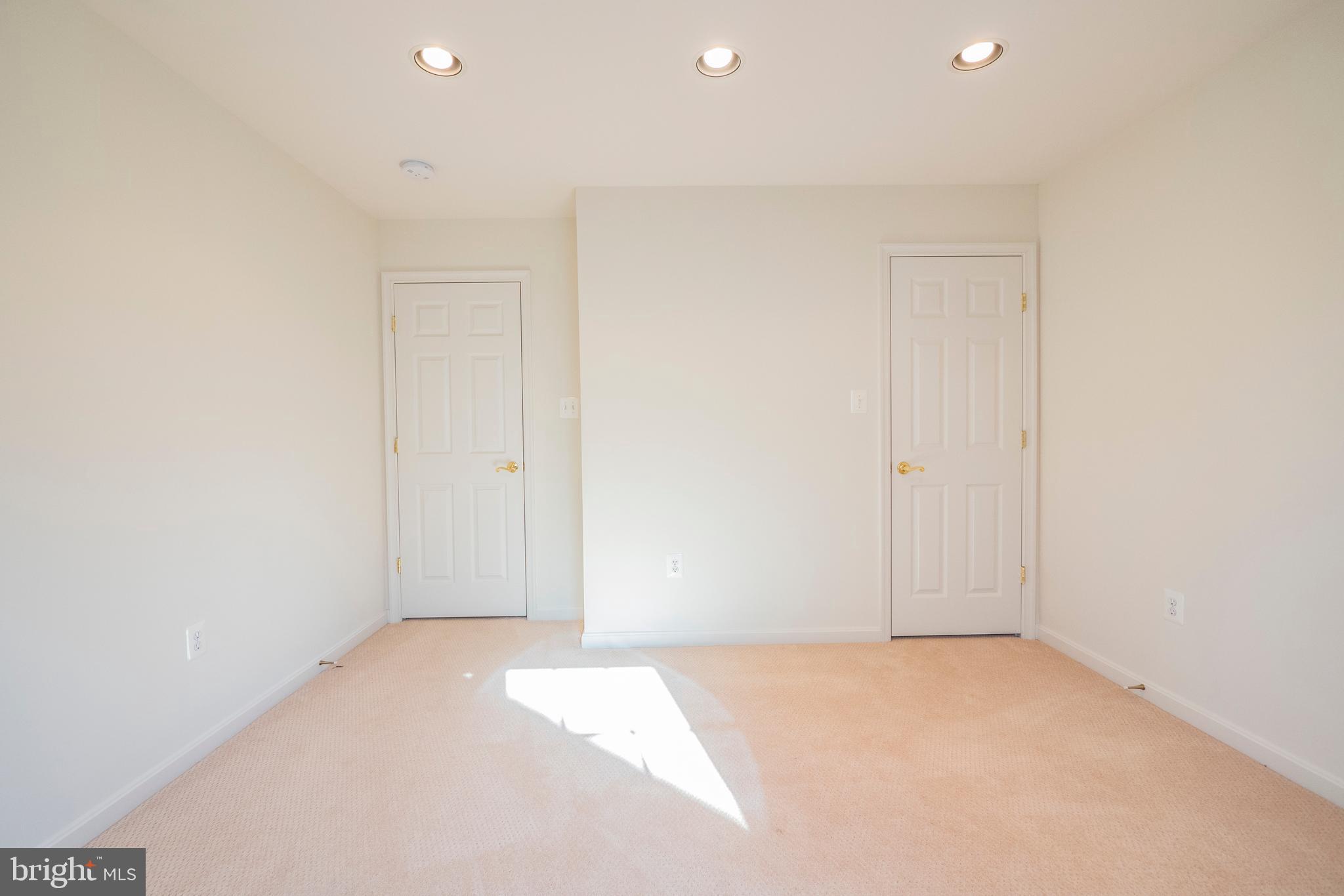 CLOVER RIDGE - Residential