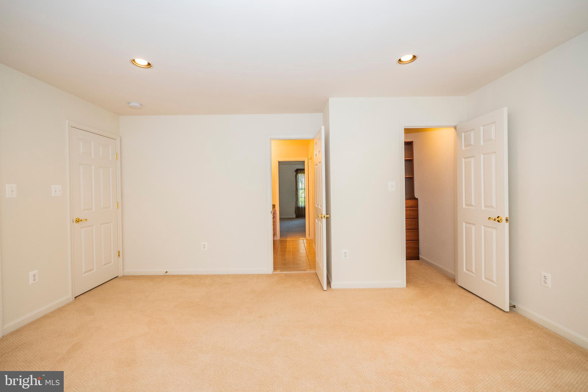 CLOVER RIDGE - Residential