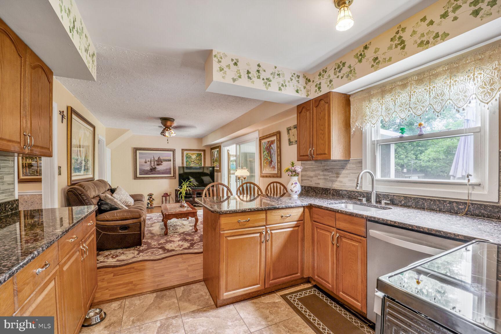 KENILWORTH - Residential