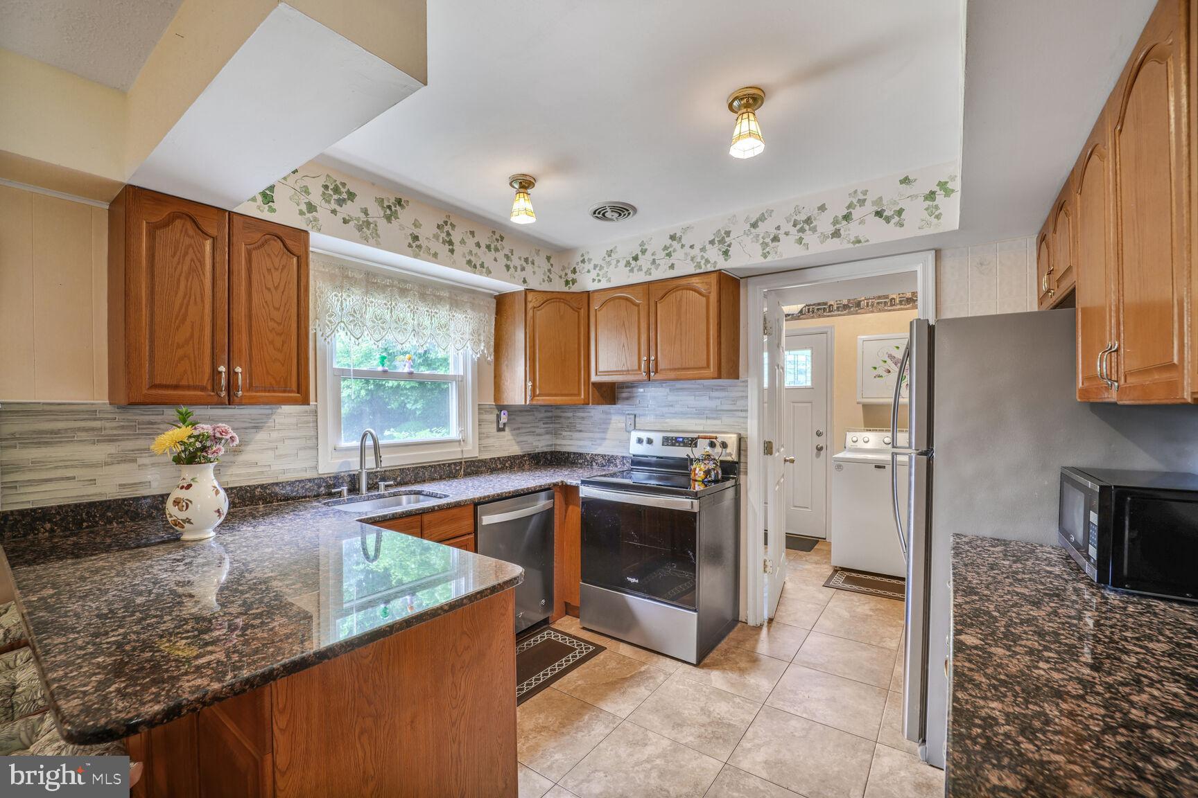 KENILWORTH - Residential